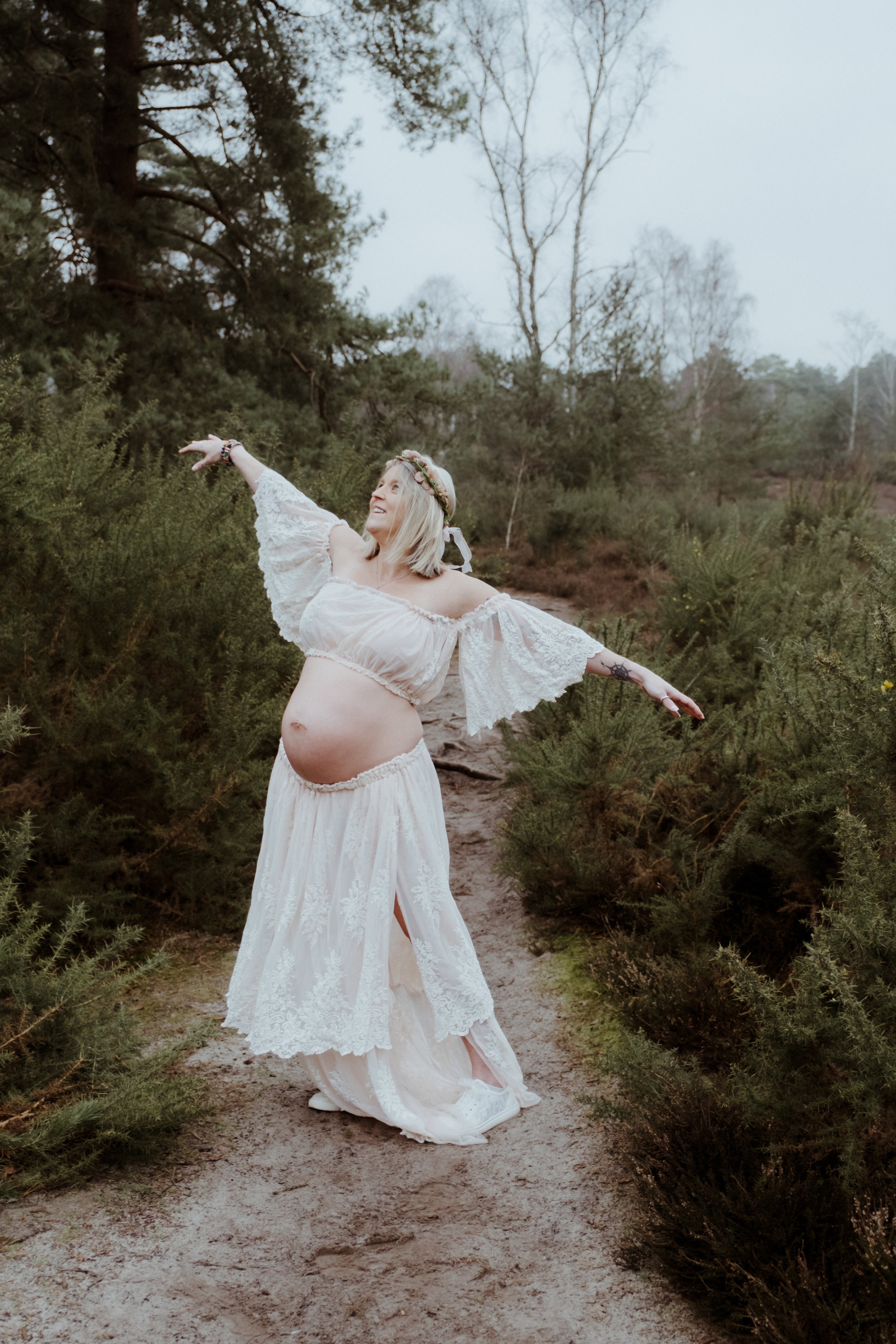 Maternity photographer in Guildford