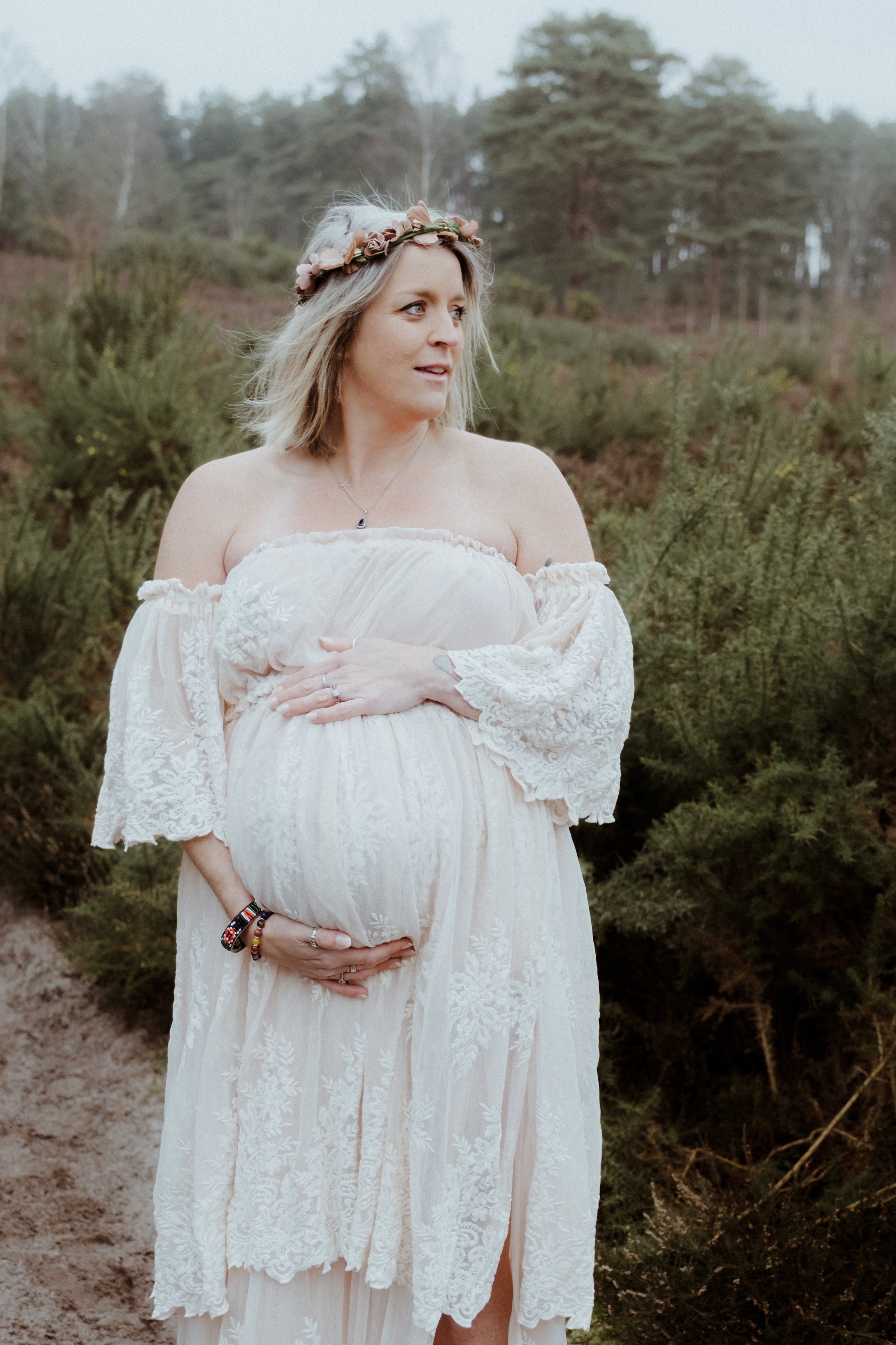 Maternity photographer in Guildford