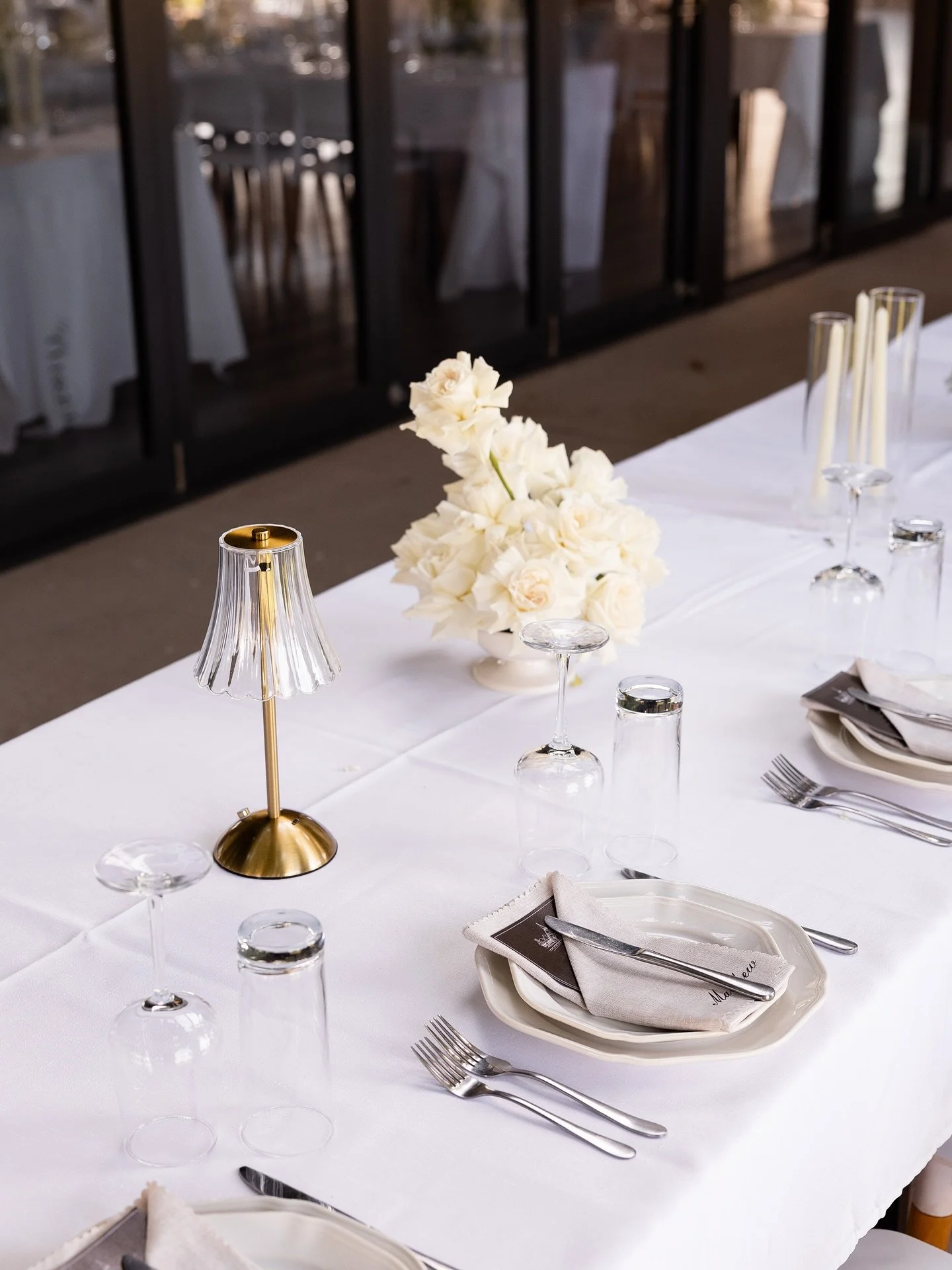 The quietly elegant and modern details of a timeless day. 

@chapel_ridge 
@flowerbabysydney 
@persempre.ceremonies 
@hannahsenam.makeup
@with.love.and.sugar 
@fennelandco.catering 
@natalieclare_art 
@rebekah.harp 
@leegrebenau 
@reigan 
@markturner