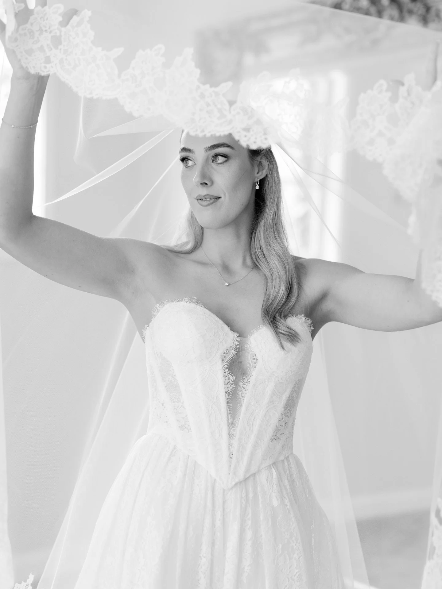 Ethereal bridal moments with Amelia 🦢

@willow_and_stone_estate
@ivorythread_bridal
@facesbynat
@hair.by.hannahh_
@styled_bygeorgia
@petalpressco
@max.onsax
@studiocanvas_
@ilpiccologelato
@florencealex
@peterjacksonau
@round_the_way
@alterationsbye