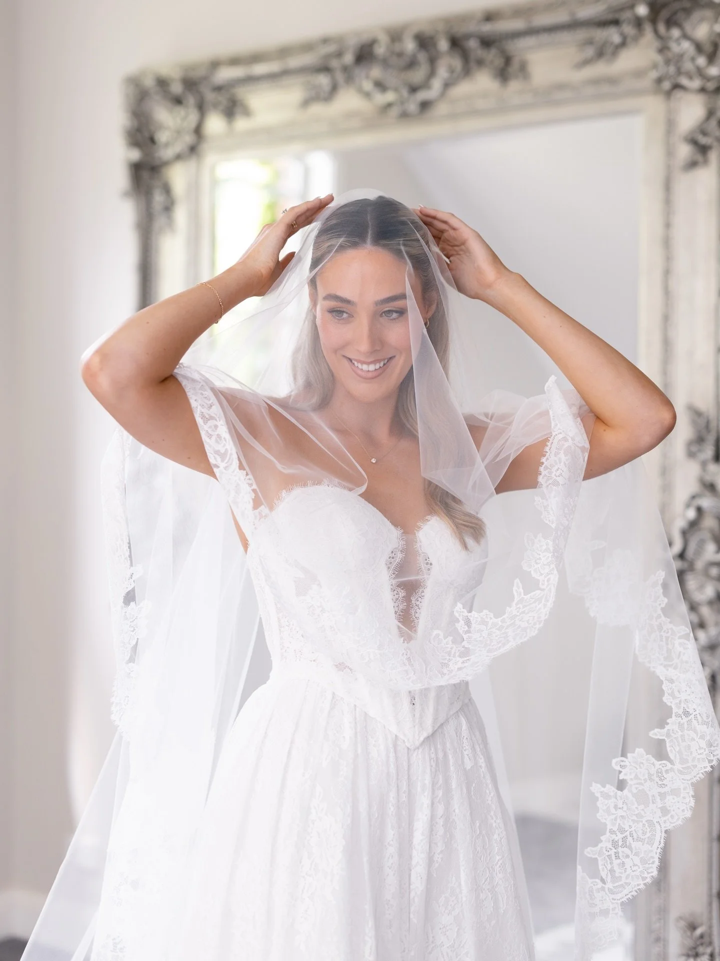 Editorial frames full of beauty of Amelia in her Ivory Thread gorgeous cascading lace gown and blusher scalloped veil. 

@willow_and_stone_estate
@ivorythread_bridal
@facesbynat
@hair.by.hannahh_
@styled_bygeorgia
@petalpressco
@max.onsax
@studiocanv