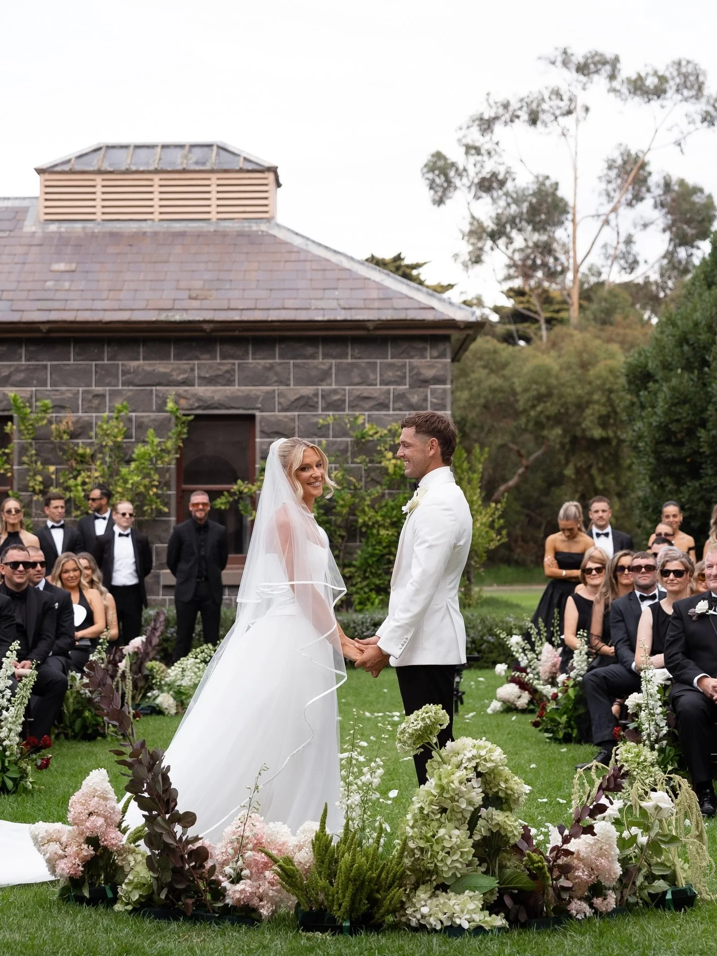 Ellie &amp; Matt&rsquo;s elegance amongst the historical grandeur and architectural of Werribee Mansion. 

@therefectory_werribeepark 
@peonyandweaselflowerco 
@makeupbyalexandrah 
@thebridalcuratoraustralia 
@es.eventsplanning 
@hellomollie_ 
@hairb