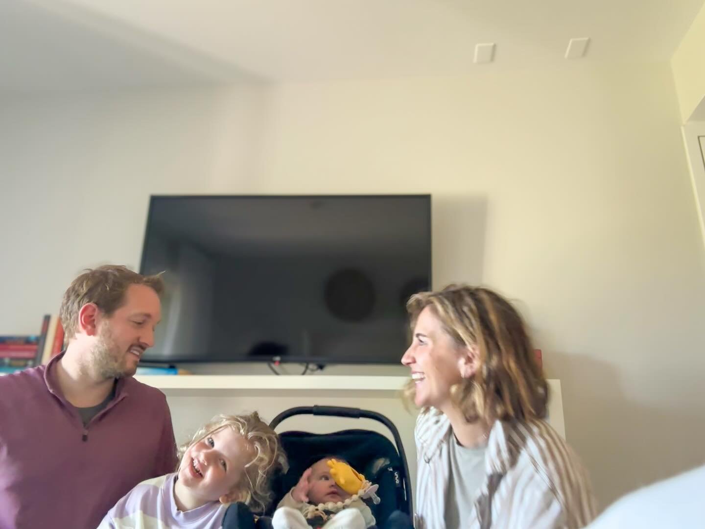 A whole week on Martha&rsquo;s Vineyard and the only family photo we have to show for it is proof our hotel had a TV. 🏖️