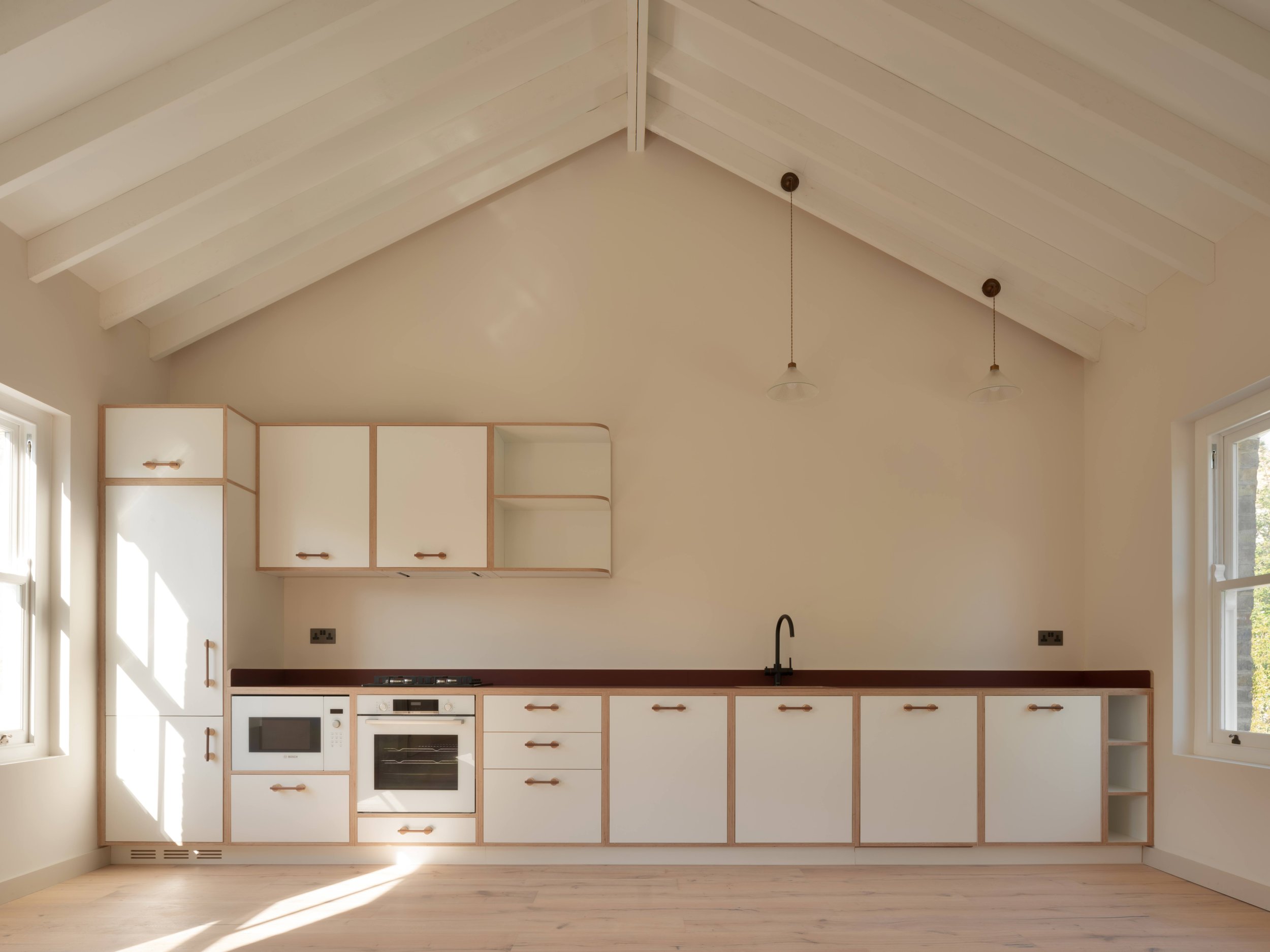 Lozi_plywood_kitchen_Artform_st_marks_rise_flat_3_low-res_1_built-in_kitchen.jpg