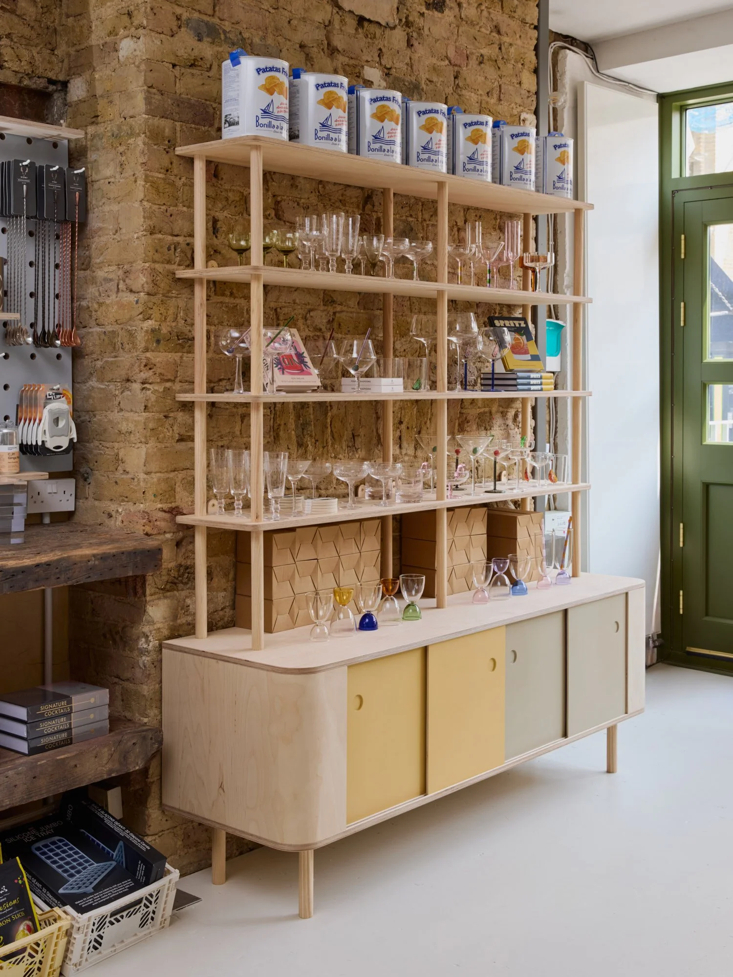 Lozi_plywood_commerical_Shake_Sound_low-res_16_bespoke_retail_storage_display_shelves.jpg