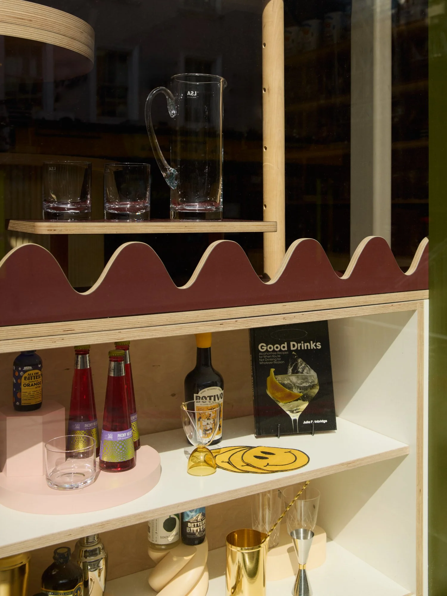 Lozi_plywood_commerical_Shake_Sound_low-res_4_bespoke_retail_window_display_detail.jpg