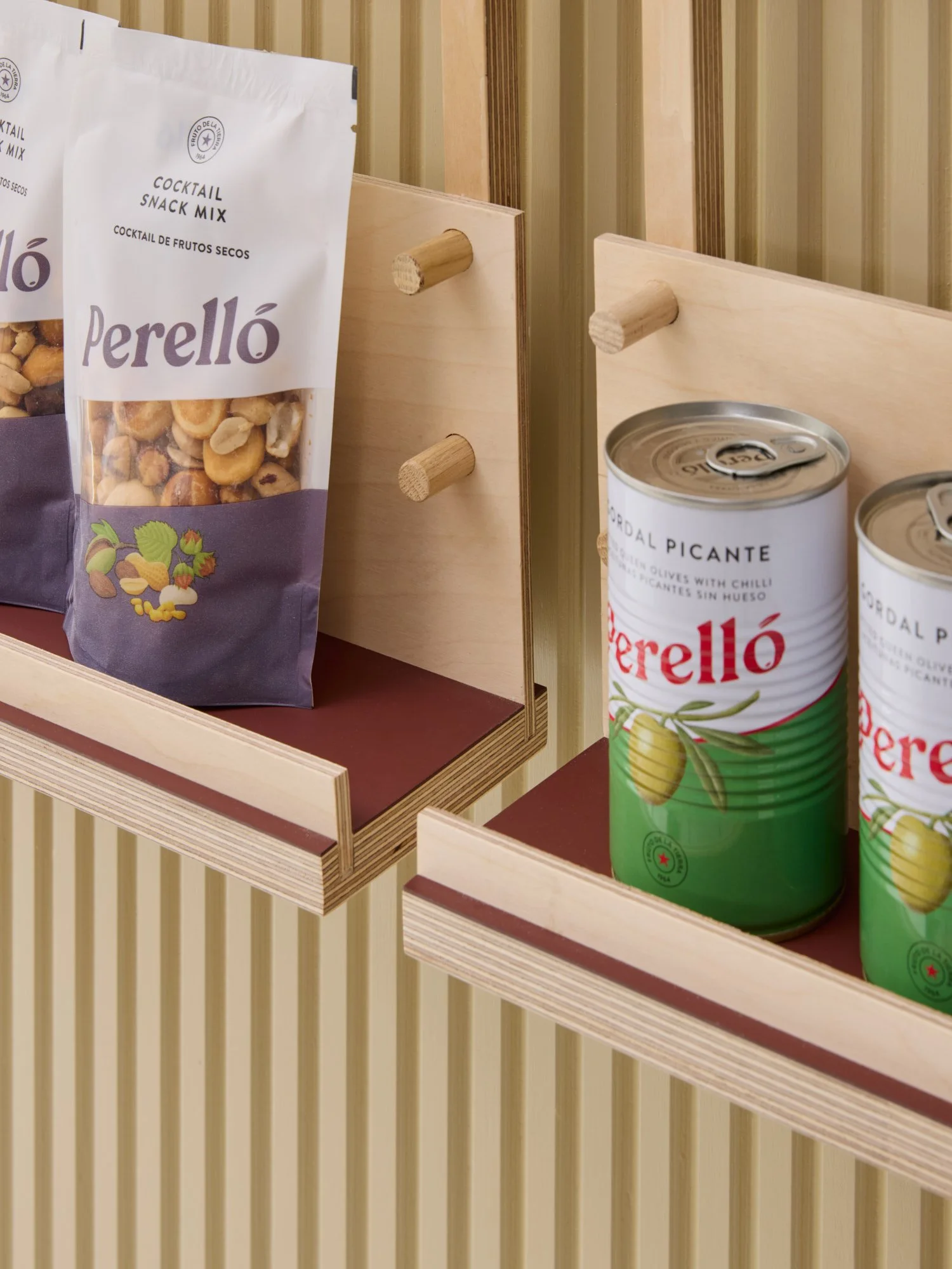 Lozi_plywood_commerical_Shake_Sound_low-res_12_bespoke_retail_storage_till_point.jpg