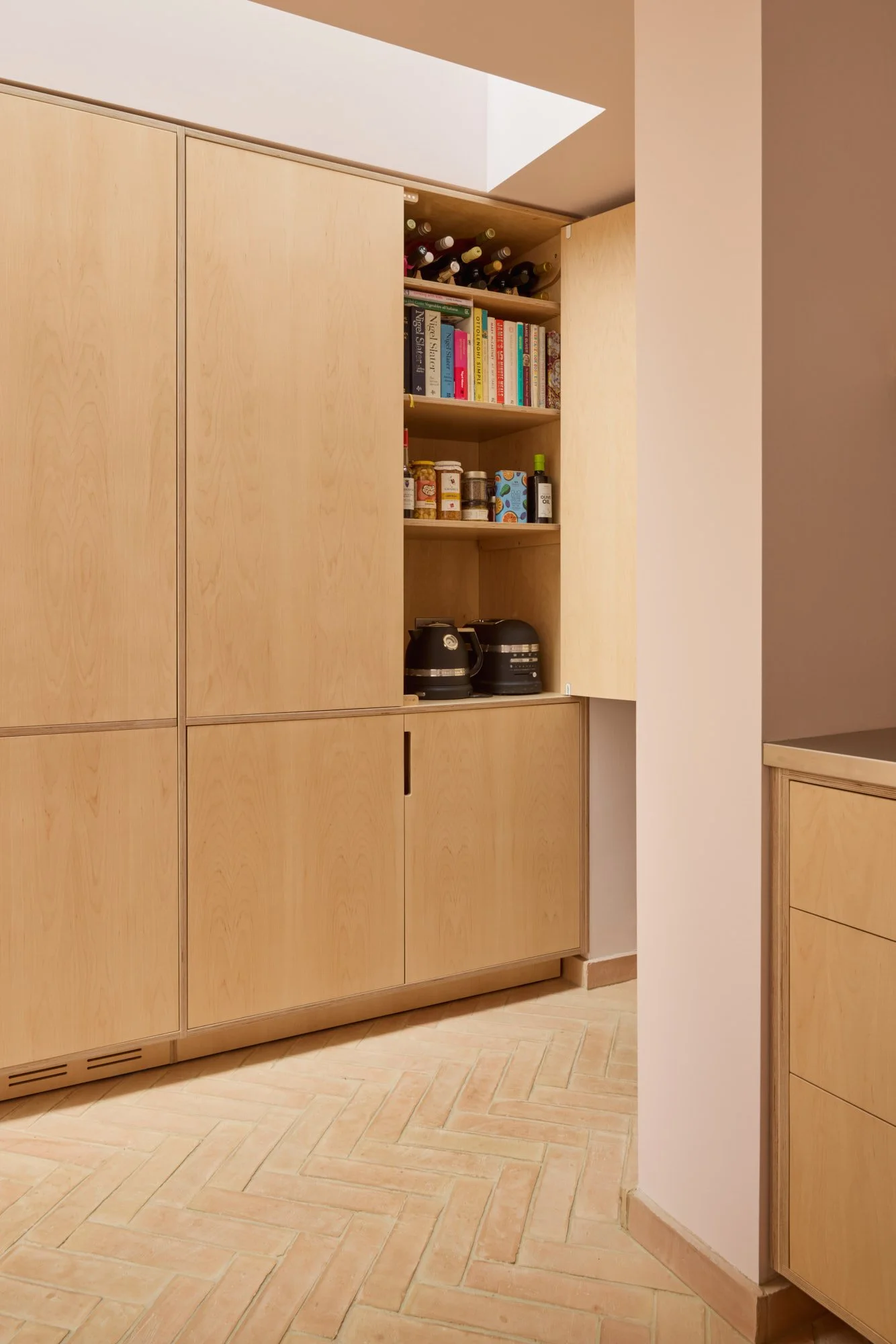 Lozi_Plywood_Kitchen_Layla's_LondonE8_09_LowRes_PantryCupboard2.jpg