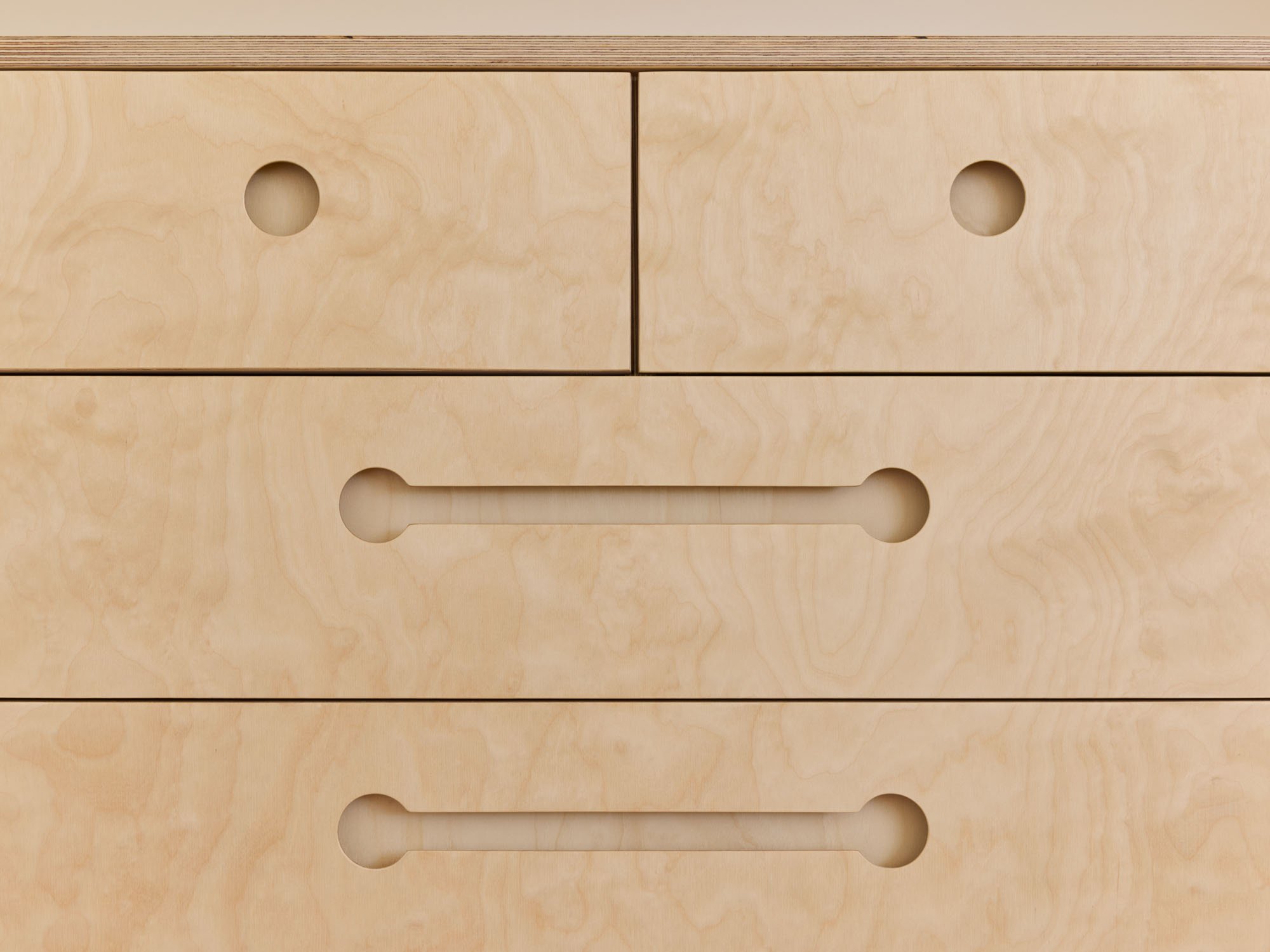 Lozi_bespoke_plywood_bedroom_furniture_short_wardrobe_Gerda_Konrad_12_low_res_custom_handle_design.jpg