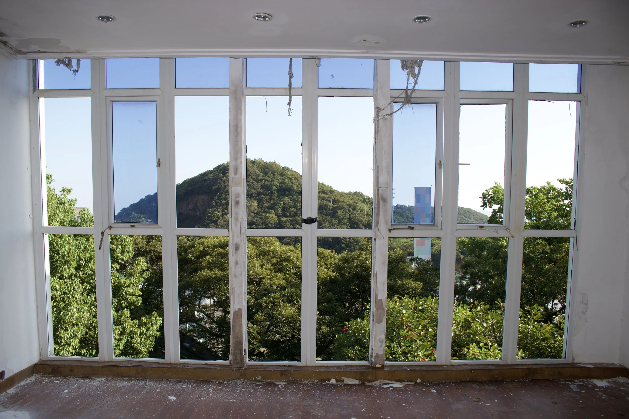 Necessary conditions for wave formation - No echo here