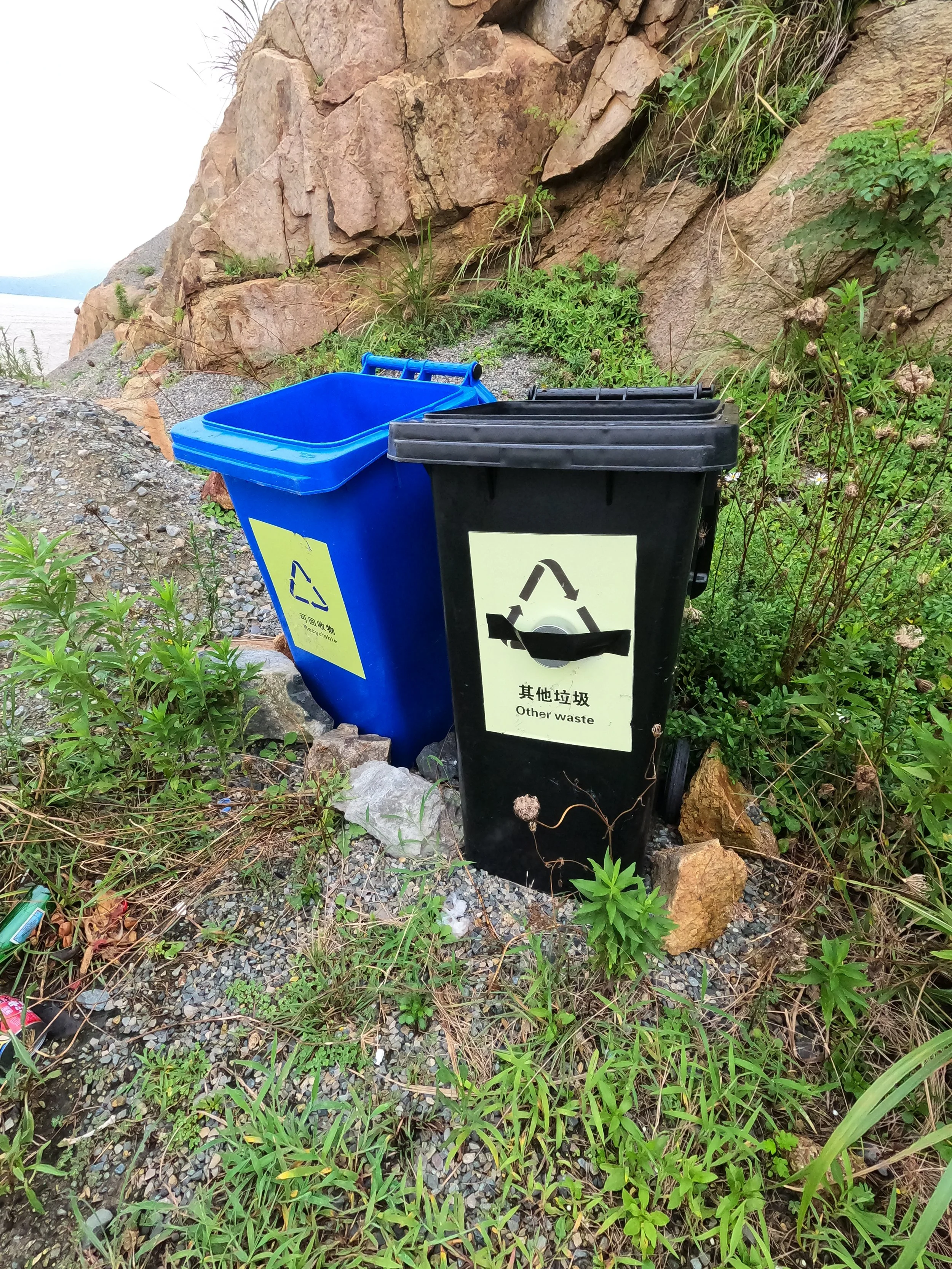 Necessary conditions for wave formation - Knock and Play 