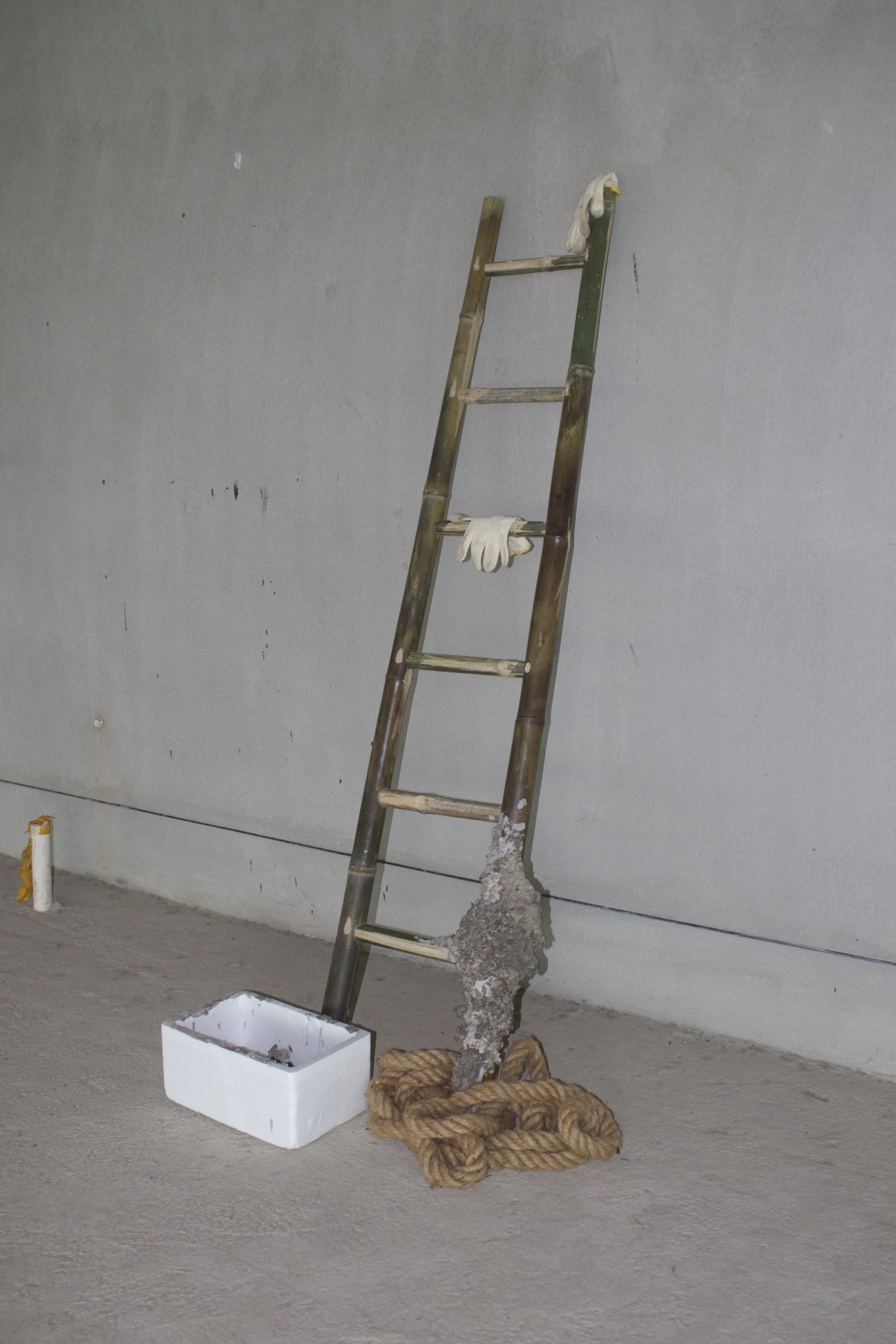 Unstable climbing structure