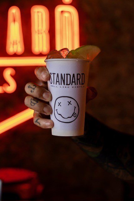 Smell Like Teen Spirit · 12 €
Jack Daniel's Apple, cítricos, angostura y ginger beer.