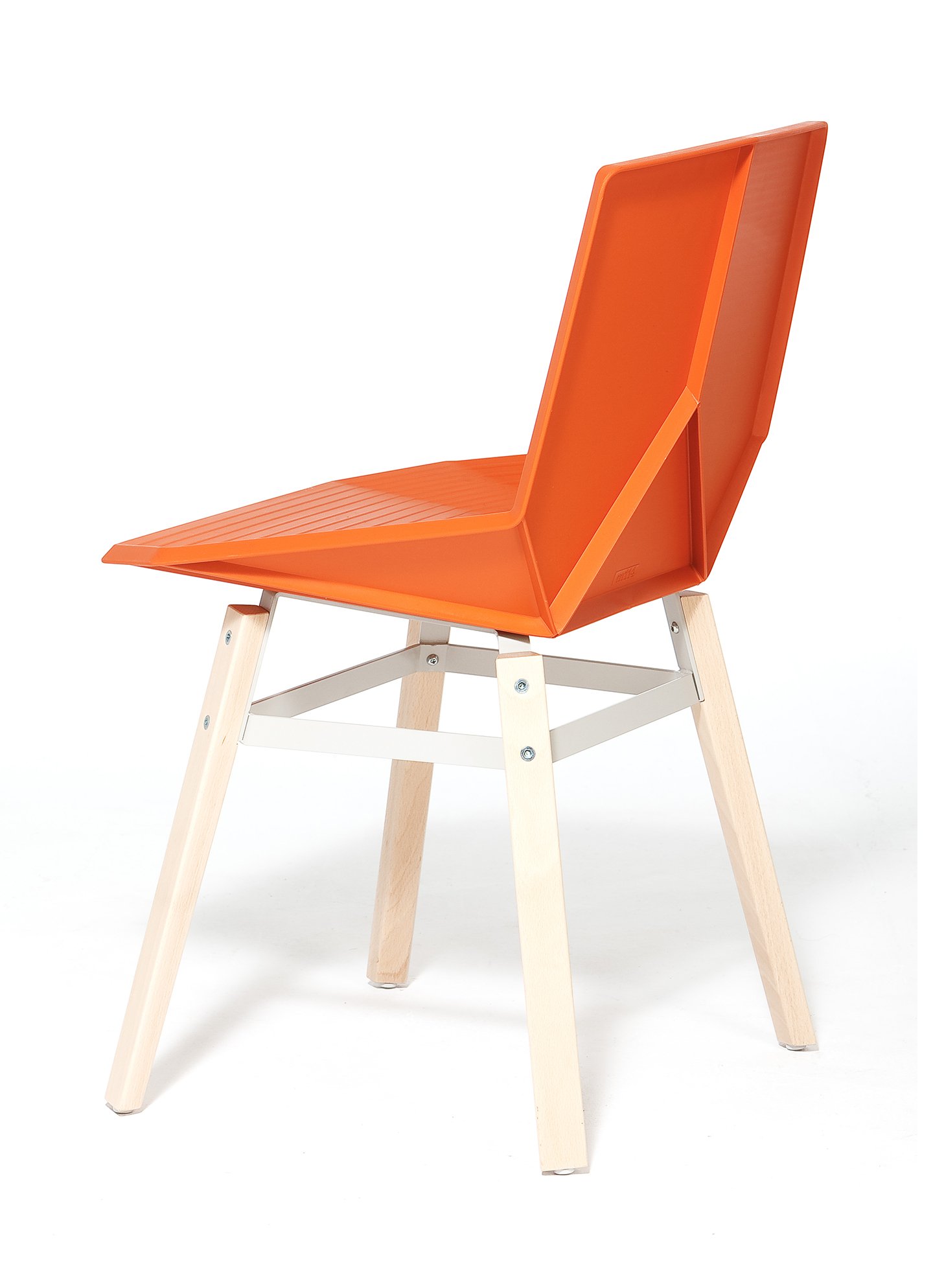 Silla Green colours naranja y patas de madera producida por Mobles 114