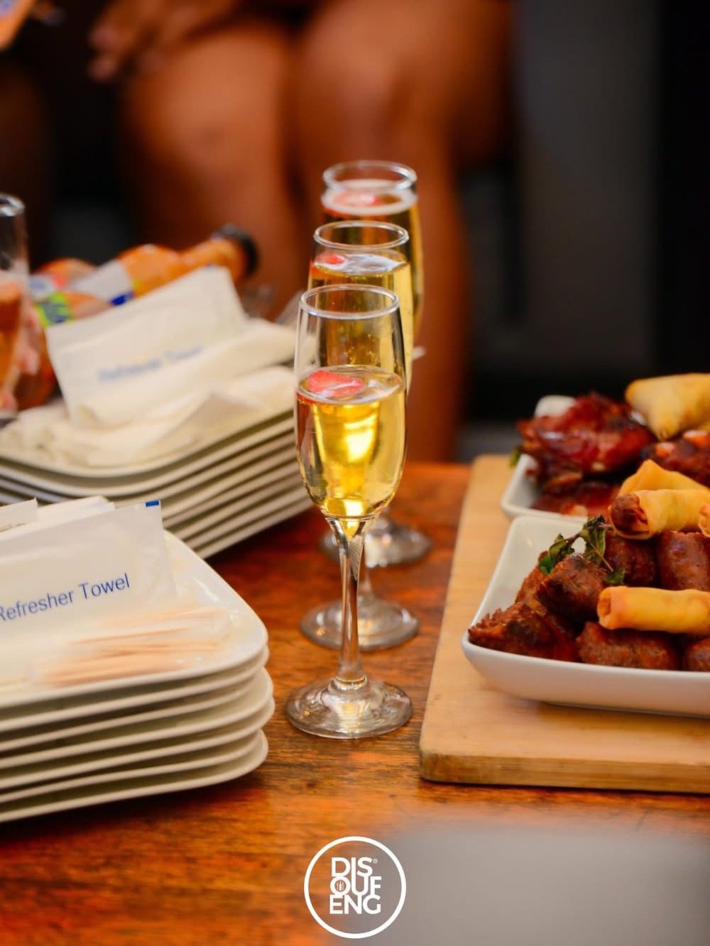 🌇 Thursday Sundowners &amp; Birthday Bash at #LaSofa 🌇

This Thursday, we&rsquo;re doing double duty: unwind with bottomless mimosas 🍾🥂 and tapas 🥘, then celebrate Mellowbones&rsquo; birthday in style!

🎉 Happy Hour: 7PM&ndash;9PM (bar specials