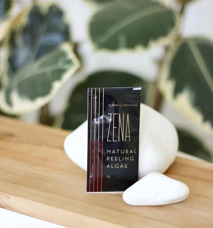 𝗖𝗢𝗠𝗜𝗡𝗚 𝗝𝗔𝗡𝗨𝗔𝗥𝗬 𝟮𝟬𝟮𝟲

Get ready for your new 𝙨𝙠𝙞𝙣 - 𝙤𝙗𝙨𝙚𝙨𝙨𝙞𝙤𝙣! 

The 𝗭𝗘𝗡𝗔 𝗔𝗹𝗴𝗮𝗲 𝗣𝗲𝗲𝗹 is a next-level, eco-lux treatment powered by algae sourced from the lakes of Ukraine. This ultra-fine seaweed powder is pa