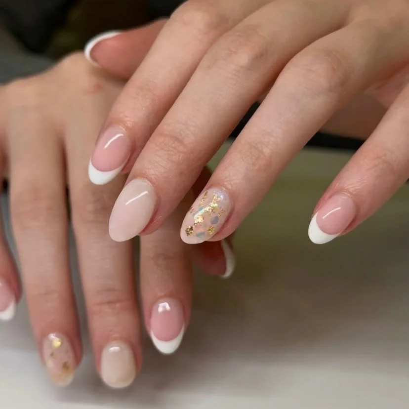 Plot twist&hellip; Kaila is now offering bio gel services at the spa! 

Gel full sets, fills, and overlays have officially landed. Trust us, you&rsquo;re going to want to book with Kaila ASAP. 

#mandelicmedicalaesthetics #gelnails #norfolkcountynail