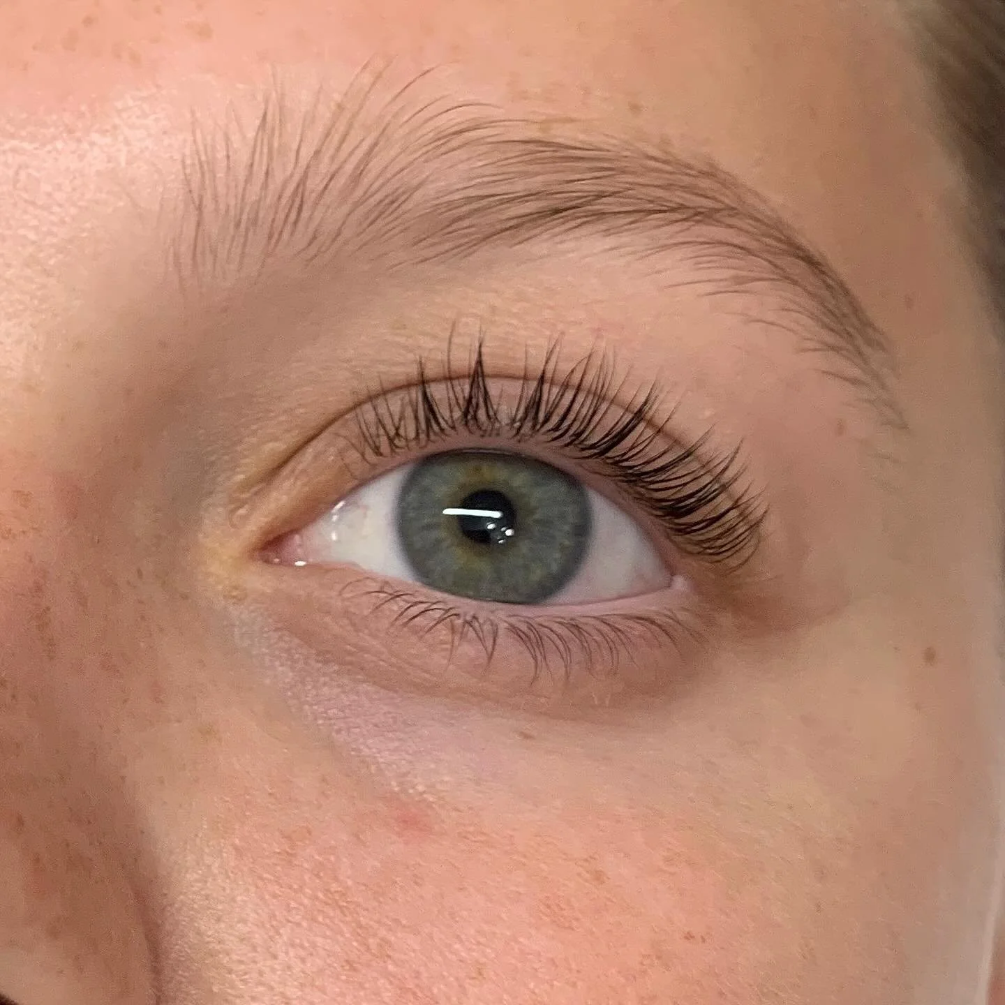 fresh lashes - hallelujah 🫶🏼

#lashlift #mandelicmedicalaesthetics #lashtransformation #lashliftandtint #waterfordlashes