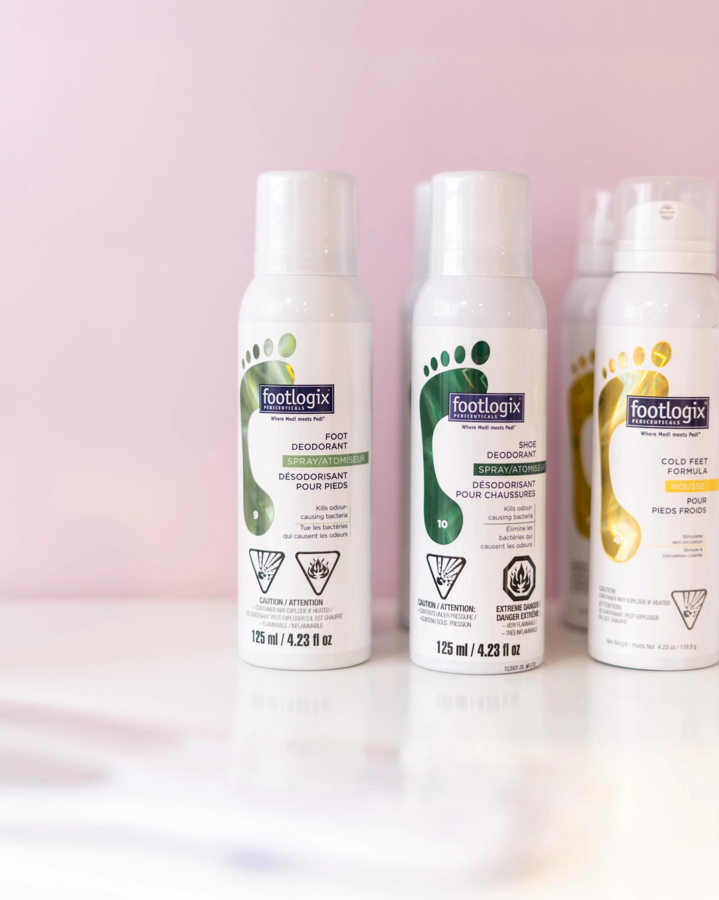 Dry, cracked heels don&rsquo;t stand a chance. 👣✨

Our secret weapon? Footlogix.

This medical-grade foot care line is specifically formulated to repair, hydrate, and restore even the toughest heels.

Our holy-grail routine:
✔️ Footlogix at home cal
