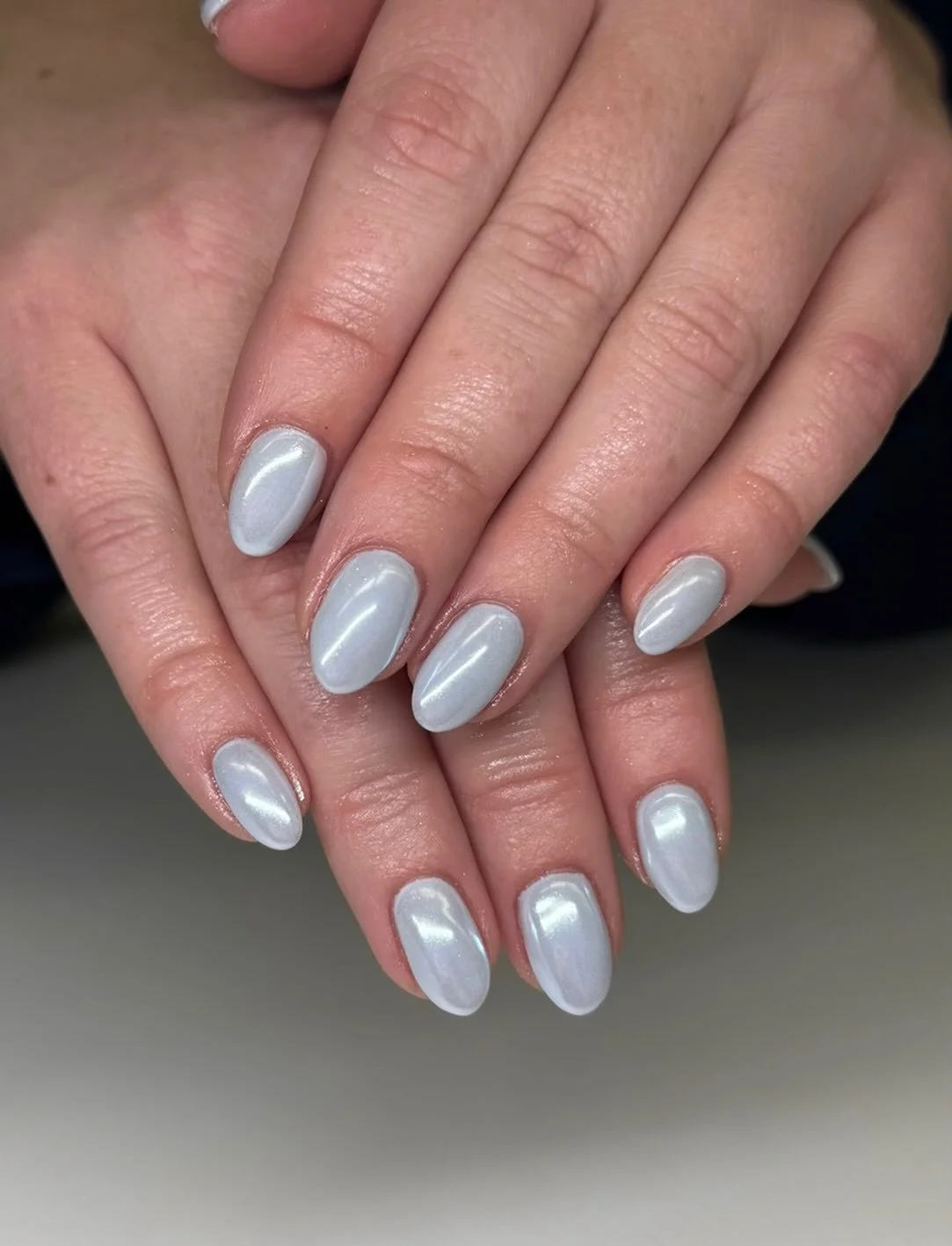 Chrome is having a moment 🦄

Kaila is booking up fast - make sure to go online a snag spot to avoid disappointment! 

#gelnailswaterford #nailswaterfordontario #nailsnorfolkcounty #gelnailsnorfolkcounty #chromenails