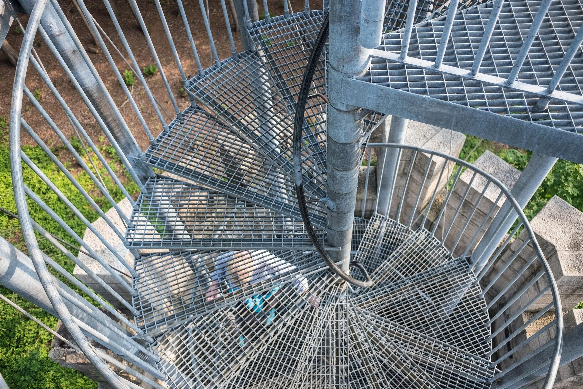 sinkki artikkeli kuva portaista