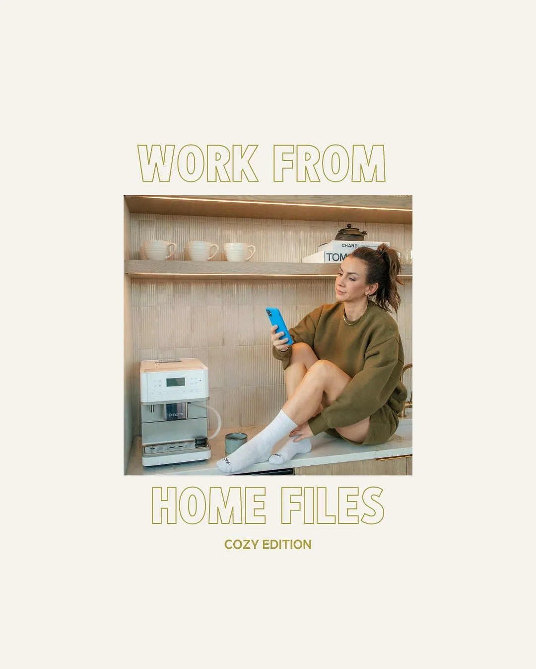 Spend a cozy fall day with me while I WFH designing dream brands! 😍⁣
⁣
From a super early start, setting myself up for a successful day and working on my own biz, to doing all things design and branding for my amazing clients.⁣
⁣
Swipe to hang out w