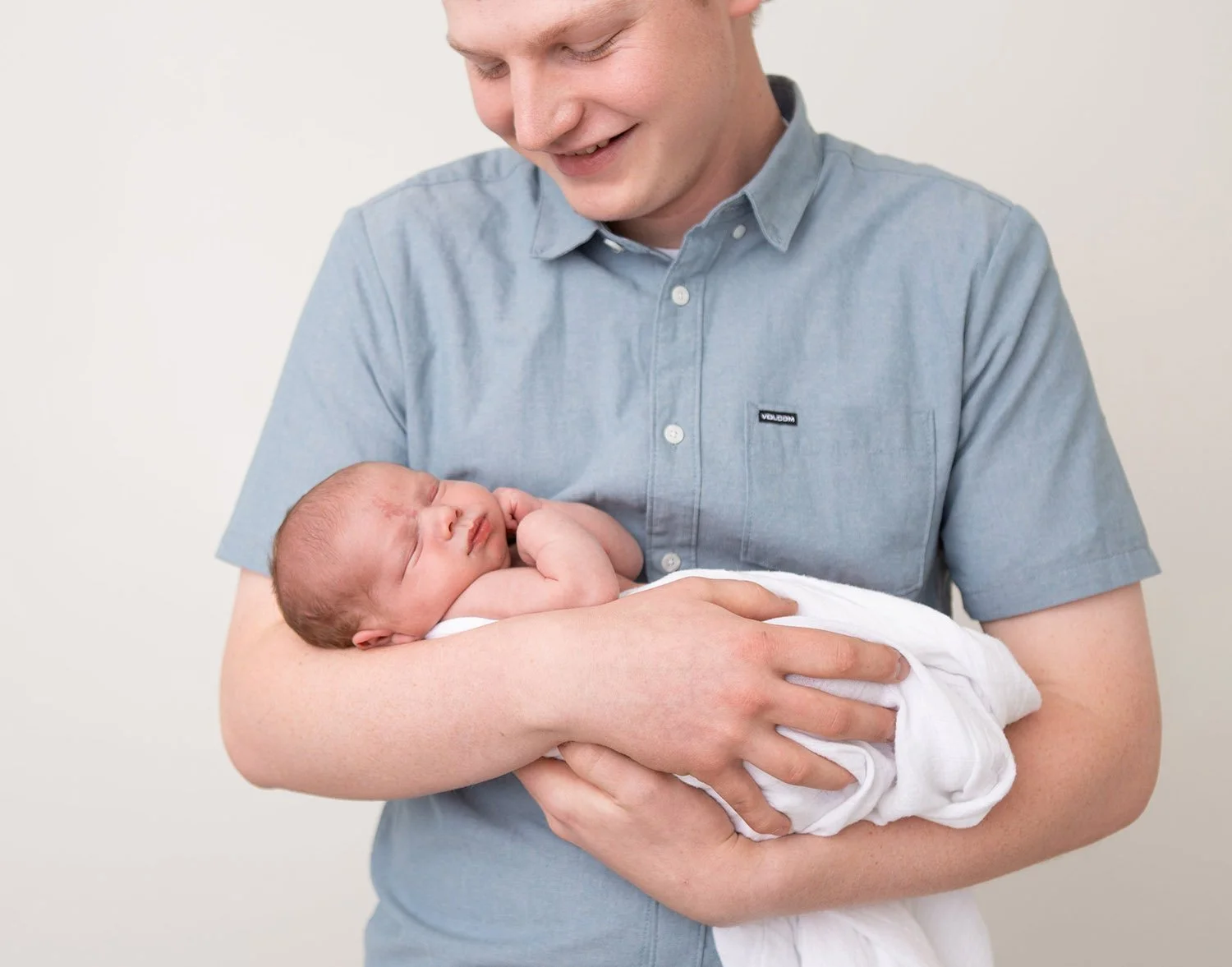 what_to_wear_for_your_newborn_photoshoot