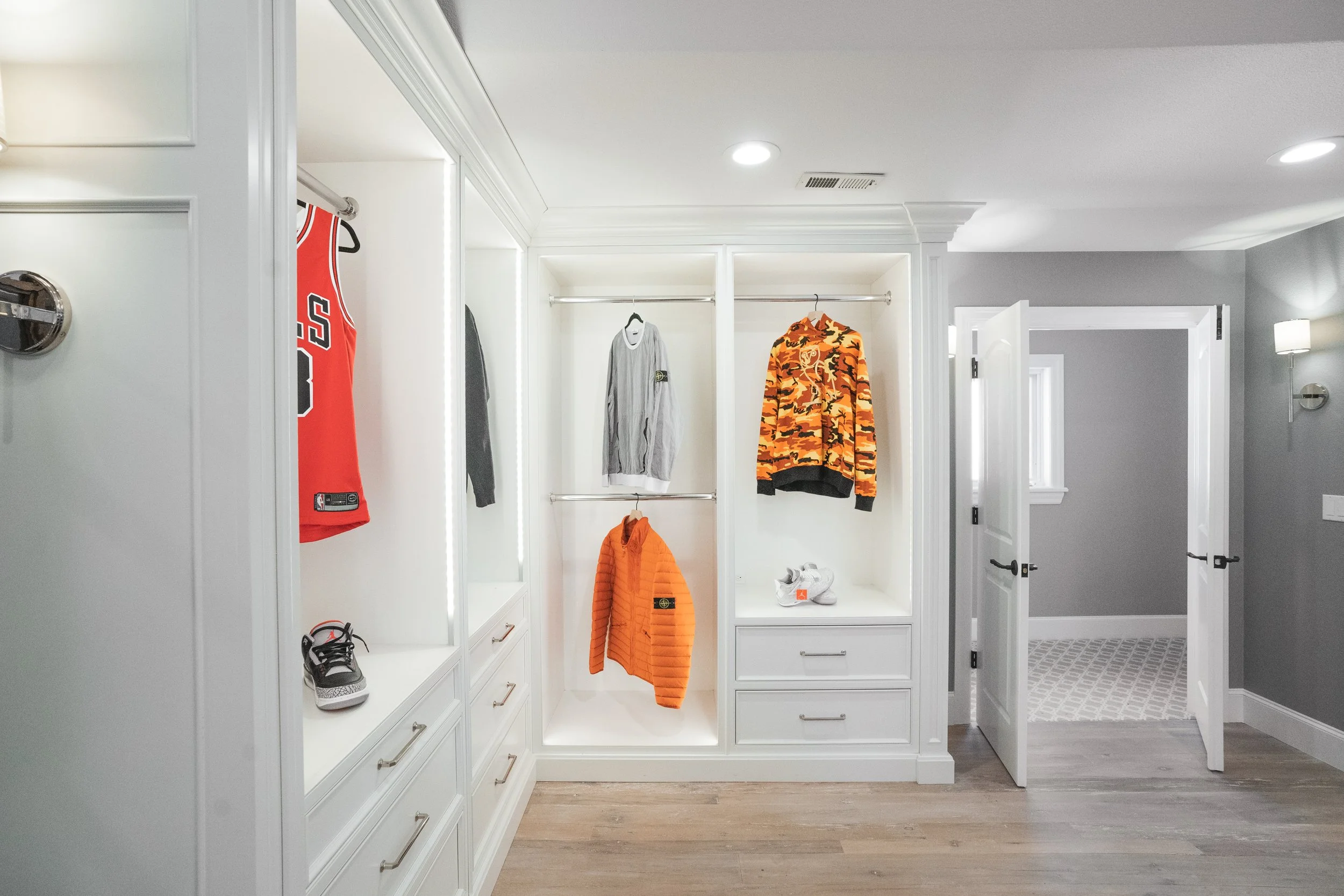 MikeTheCompass with Delroy Gill livedistinct.com Denver Colorado Real Estate