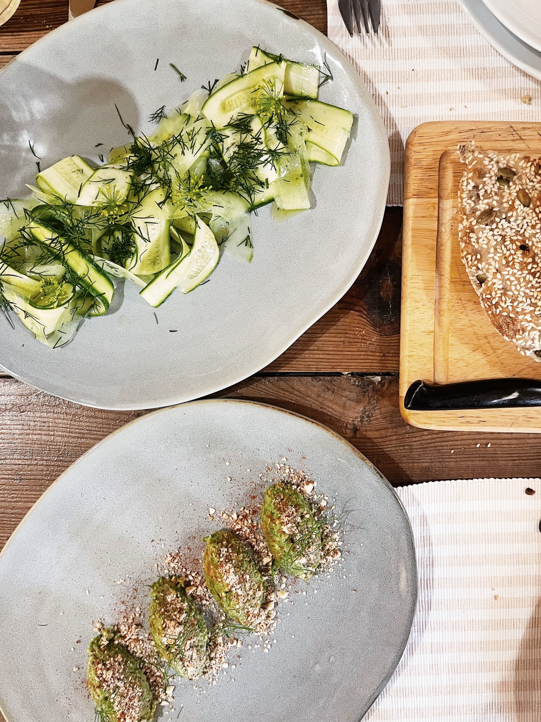 Zucchini carpaccio and pea pâté 