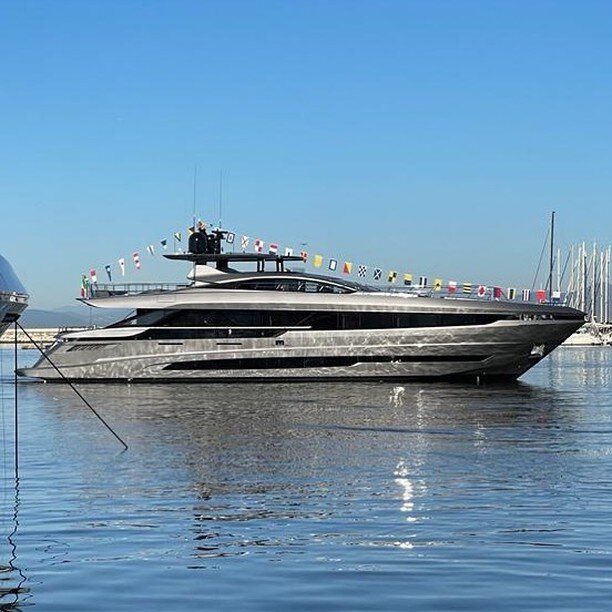 The Power of Mangusta,
eleganza sportiva.
#stunning #yachts #GranSport #mangustayachtsofficial #yachtinglifestyle #yachtsale #yachtdesign #sleek #design #designinspiration #automotive #cars #sportyacht #unique #artwork #designedinmonaco🇮🇩