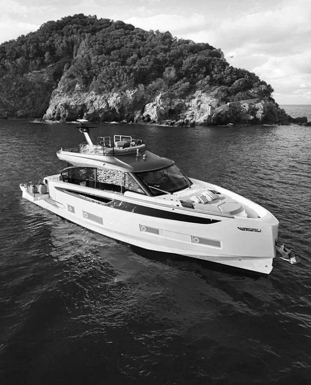 Azimut Seadeck 6 · Motor Boat Awards