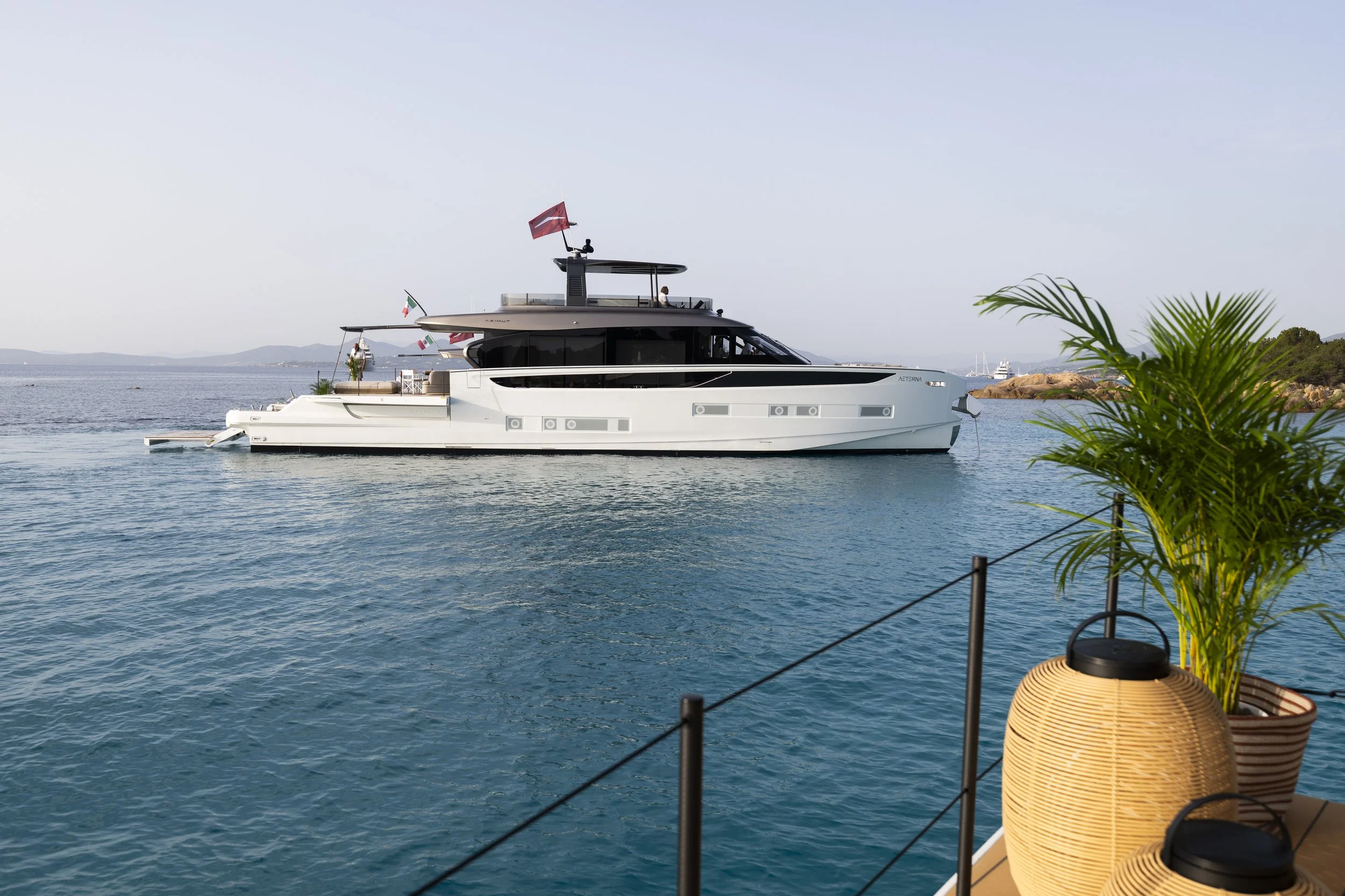 Azimut Seadeck 9, designed by Alberto Mancini