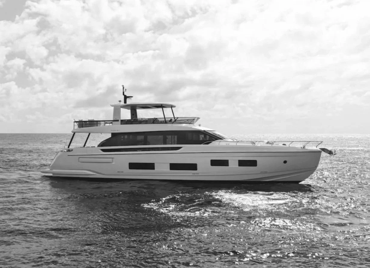 Azimut Fly 82 · Motor Boat Awards
