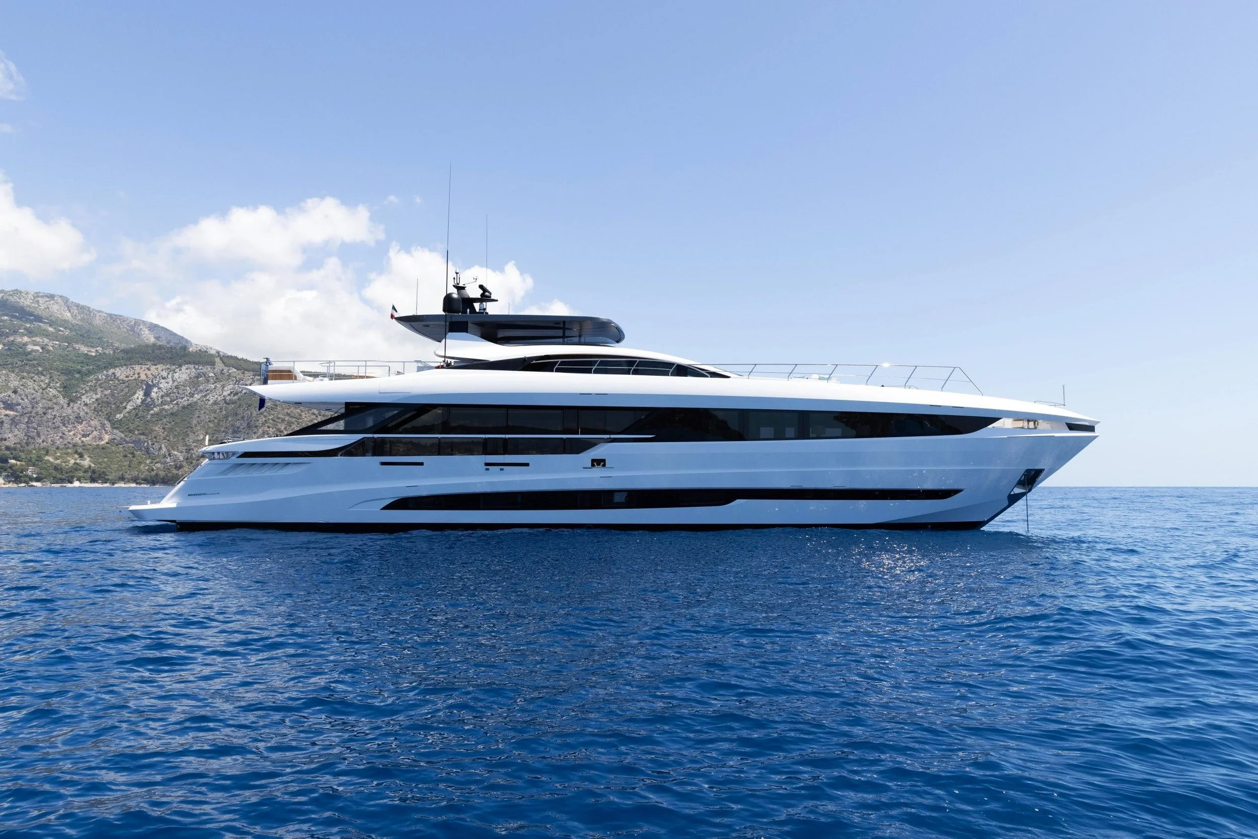 Mangusta Gran Sport 33 designed by Alberto Mancini