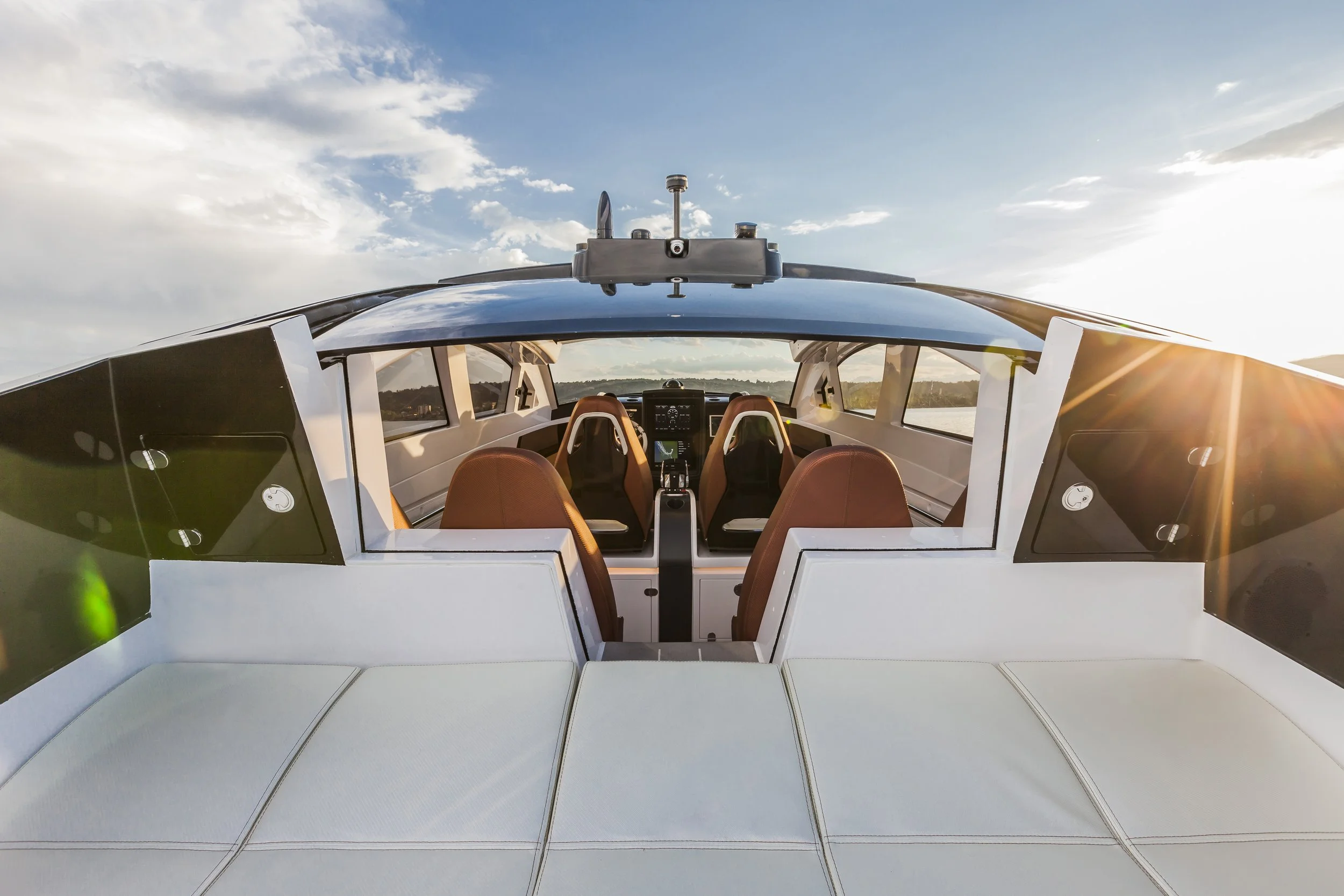 Revolver Yacht by Alberto Mancini