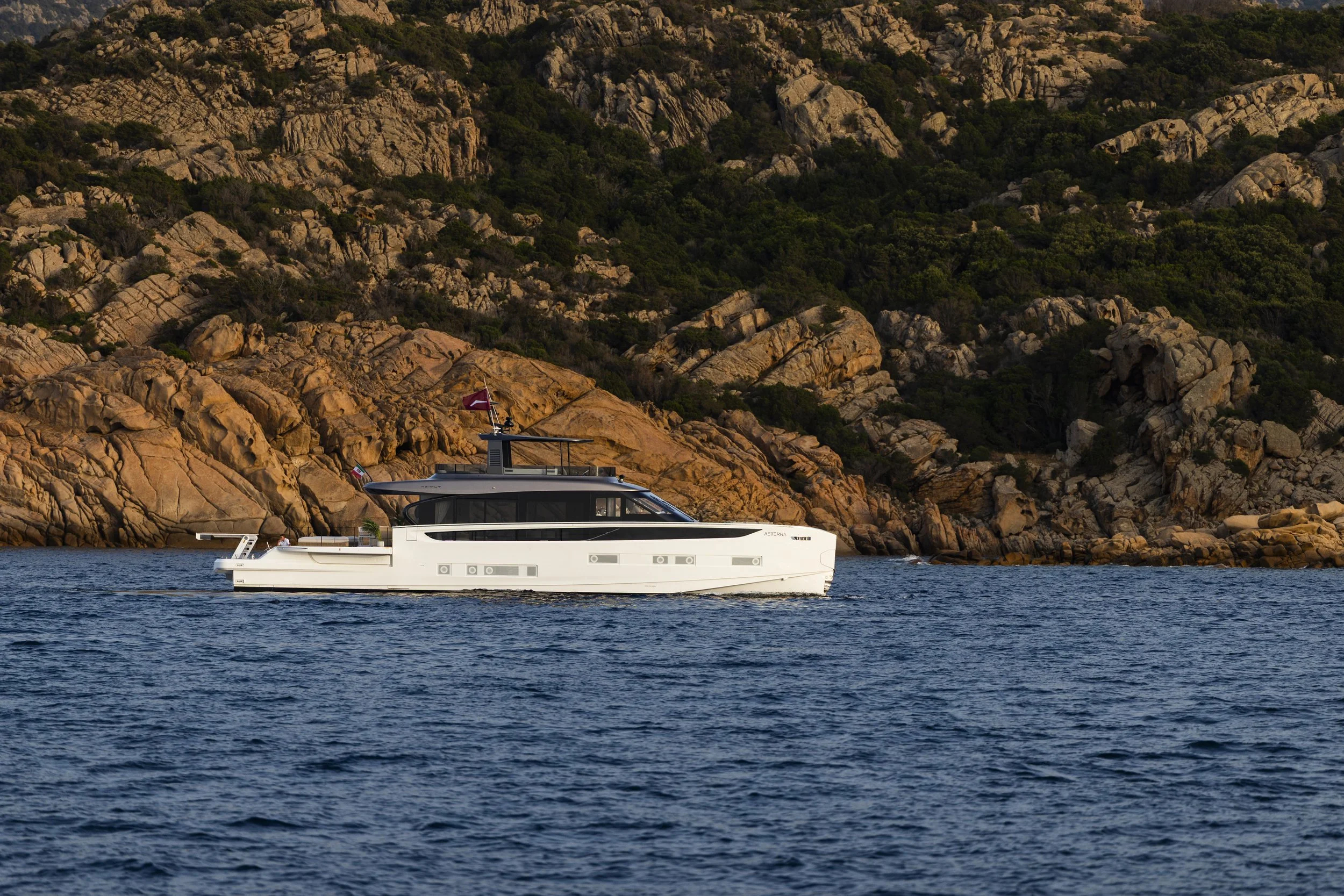 Azimut Seadeck 9, designed by Alberto Mancini