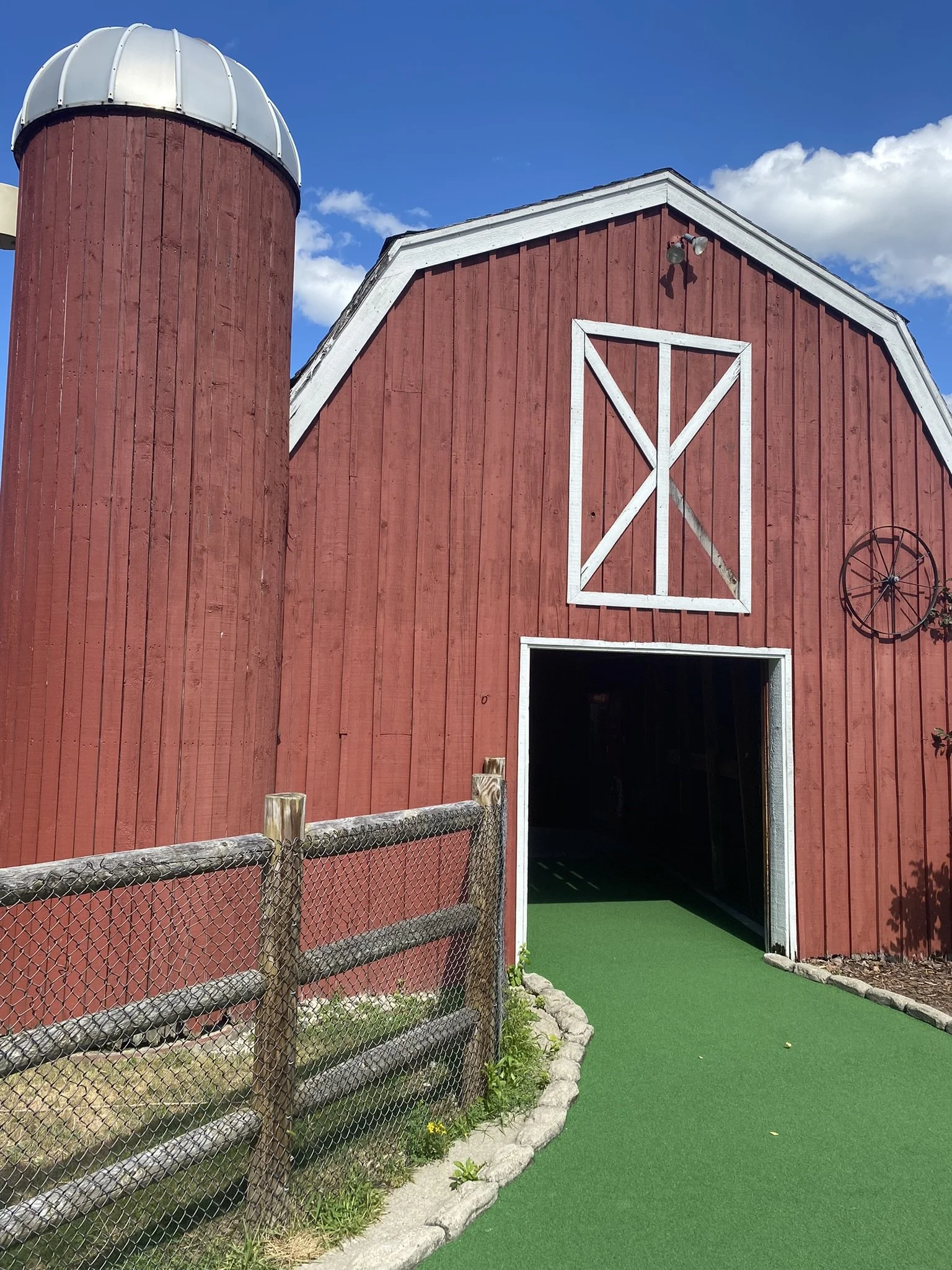 Max's Barn