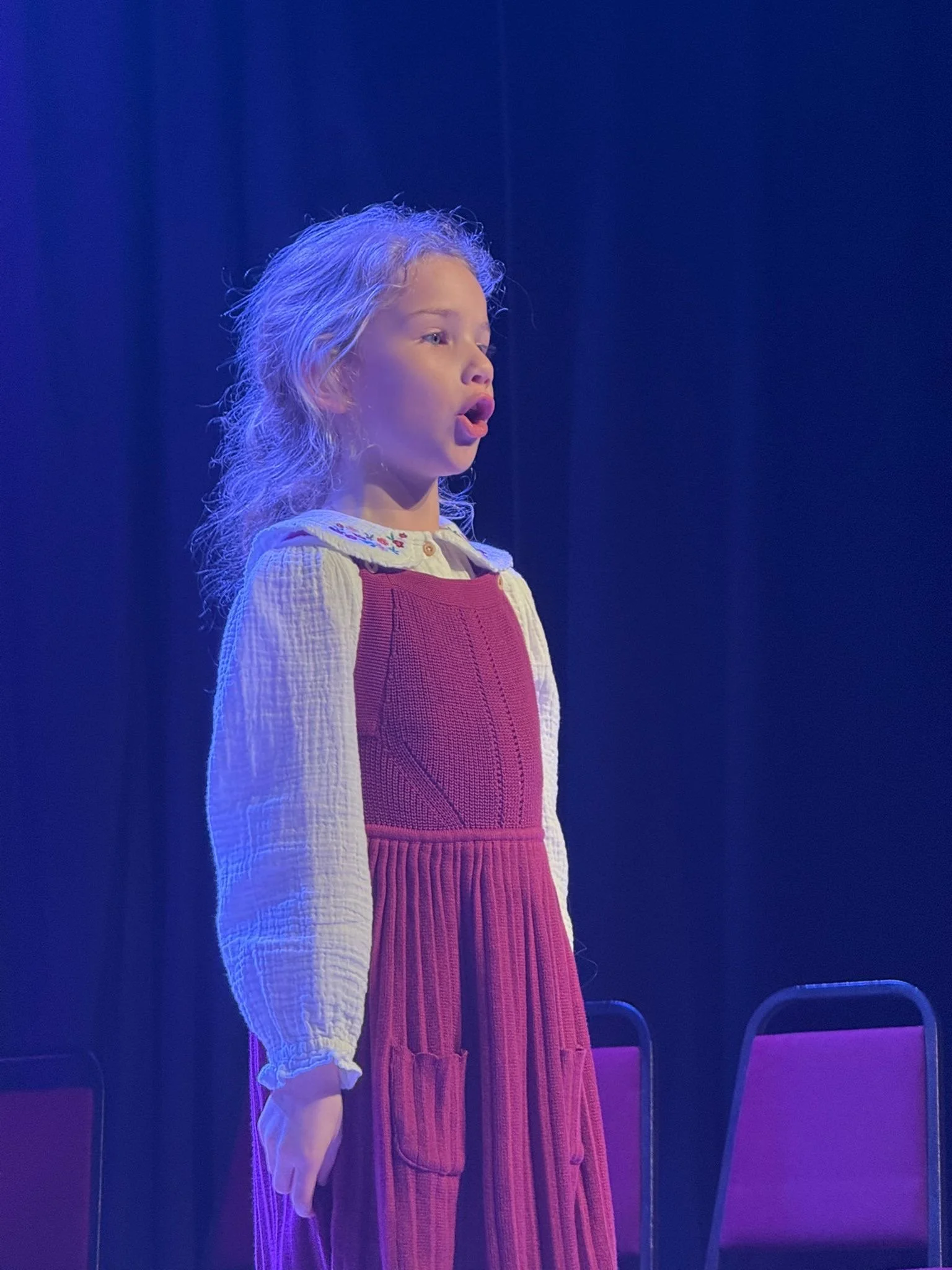 Niamh Holmes Showing lots of confidence!.JPG