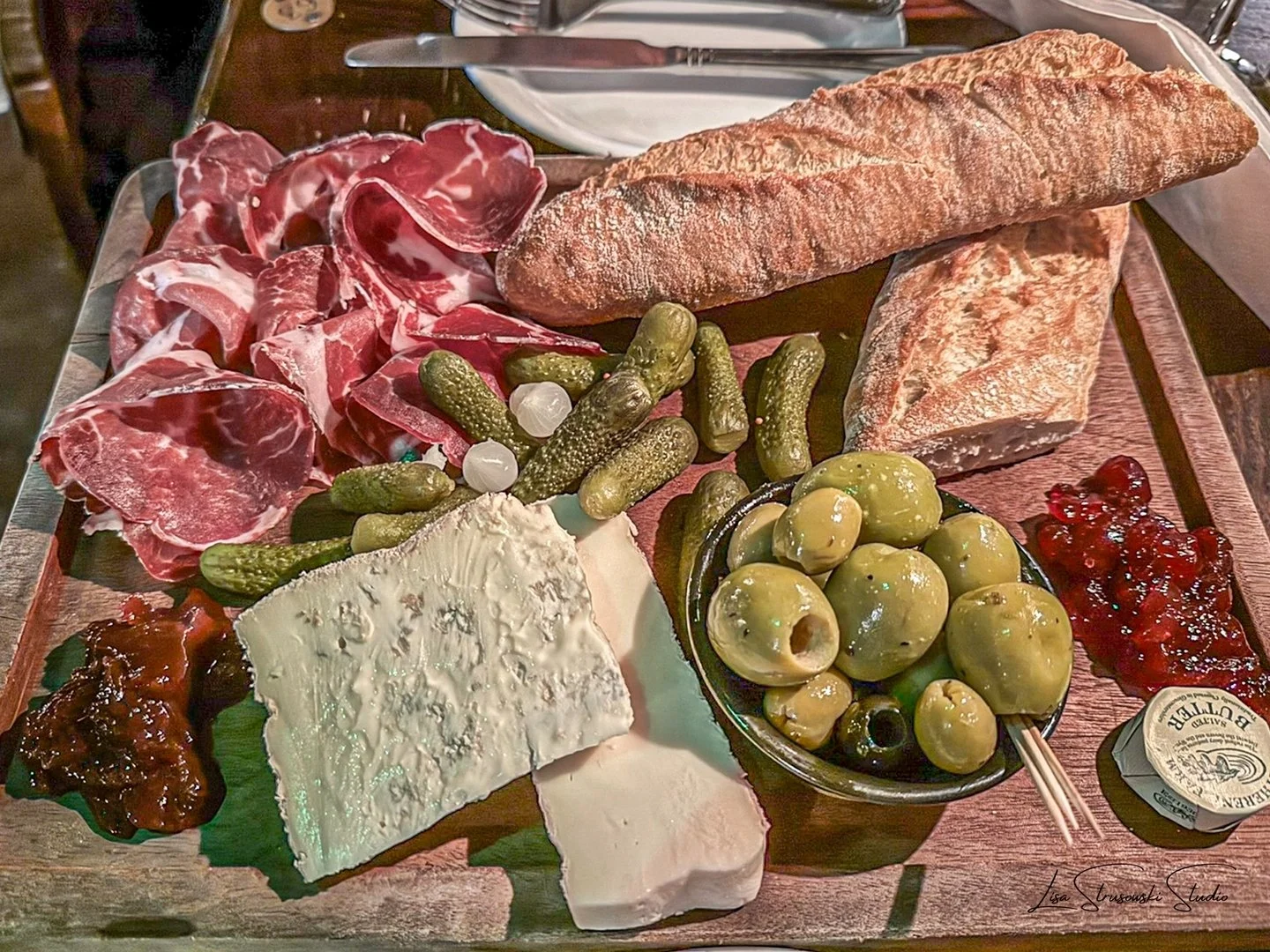 DESTINATION LONDON

Eat and Drink Like a Local in London! 

Gordon's Wine Bar is believed to be the oldest bar in London according to London records, where Angus Gordon (a local wine merchant) established the bar in 1890.

The wine and food is excell