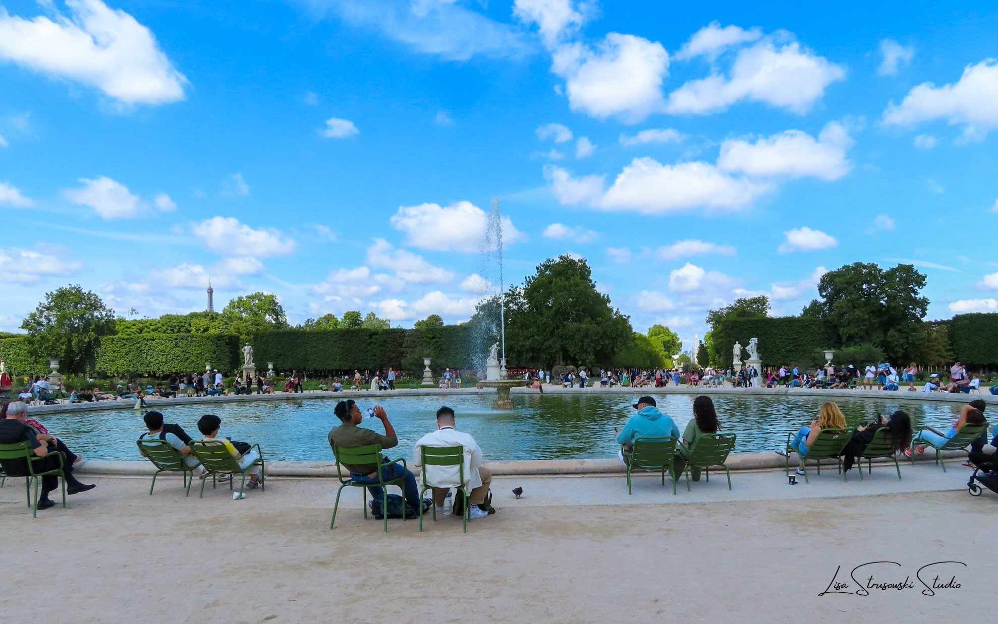 DESTINATION PARIS: Fountain in the park with Eiffel Tower in the background 

Lisa Strusowski Studio
Photography + Film + Design
Destinations, Cuisine, Lifestyle, &amp; Events

Offering our Signature Experience &amp; Collaboration Opportunities

Expl