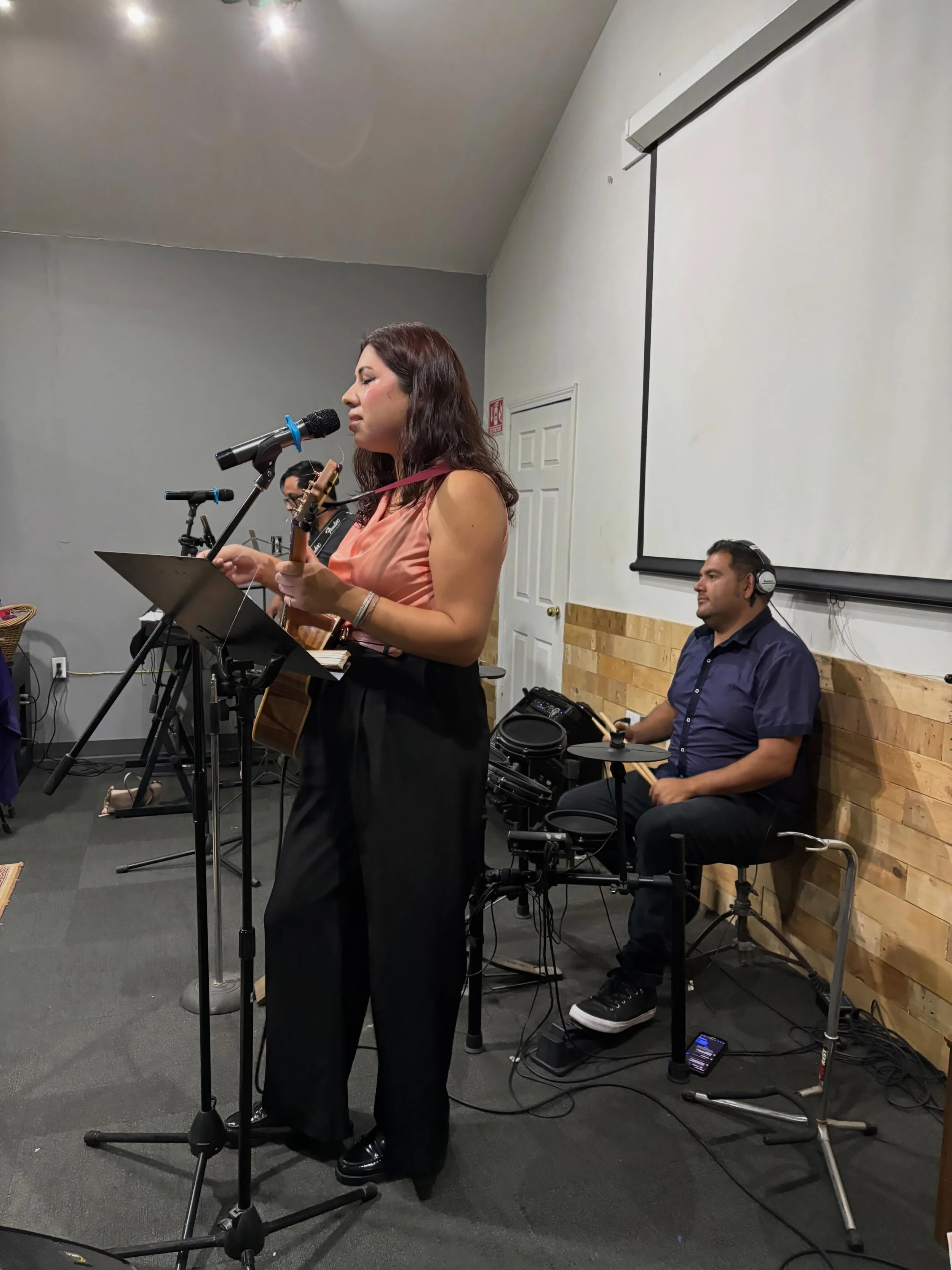 Enjoyed great worship at El Sembredor in Ensenada last night! Taught on the importance and power of forgiveness in marriage. Honored to serve God!