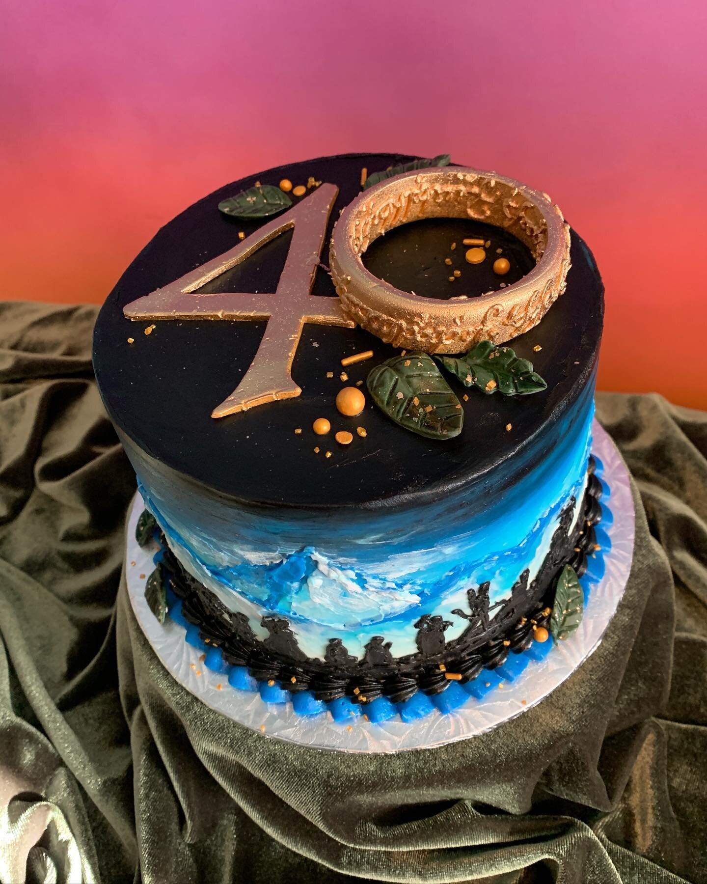 A LOTR 40th birthday cake
Commissioned by my Angel-wizard hairdresser @kristina.commune for her amazing husband. Apparently Justin had been hinting that he wanted a Lord of the Rings cake for a long time, so I&rsquo;m happy to help realize that dream