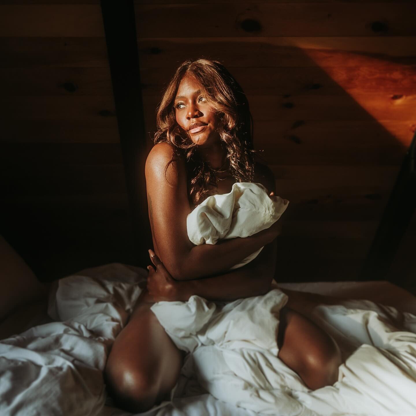 creating these beautiful self-love steamy session masterpieces is probably some of the most fun i&rsquo;ve ever had as an artist. ESPECIALLY, when your funkers reach out to you wanting to celebrate their birthday in their birthday suit! 🎂

i think t