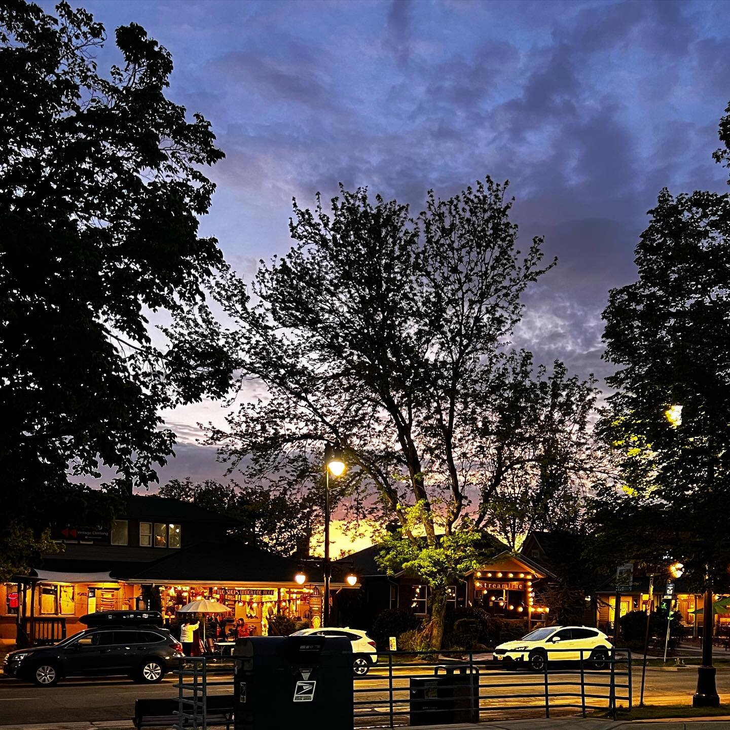 Time for this week's Local Love List! 💙

Here are 5 things we are Loving about life in Salt Lake this week ... 

1. Sugarhouse at dusk ... complete with porch lights and summer skies starting to peak through. 

2. The Sugarhouse mural by @chrispeter