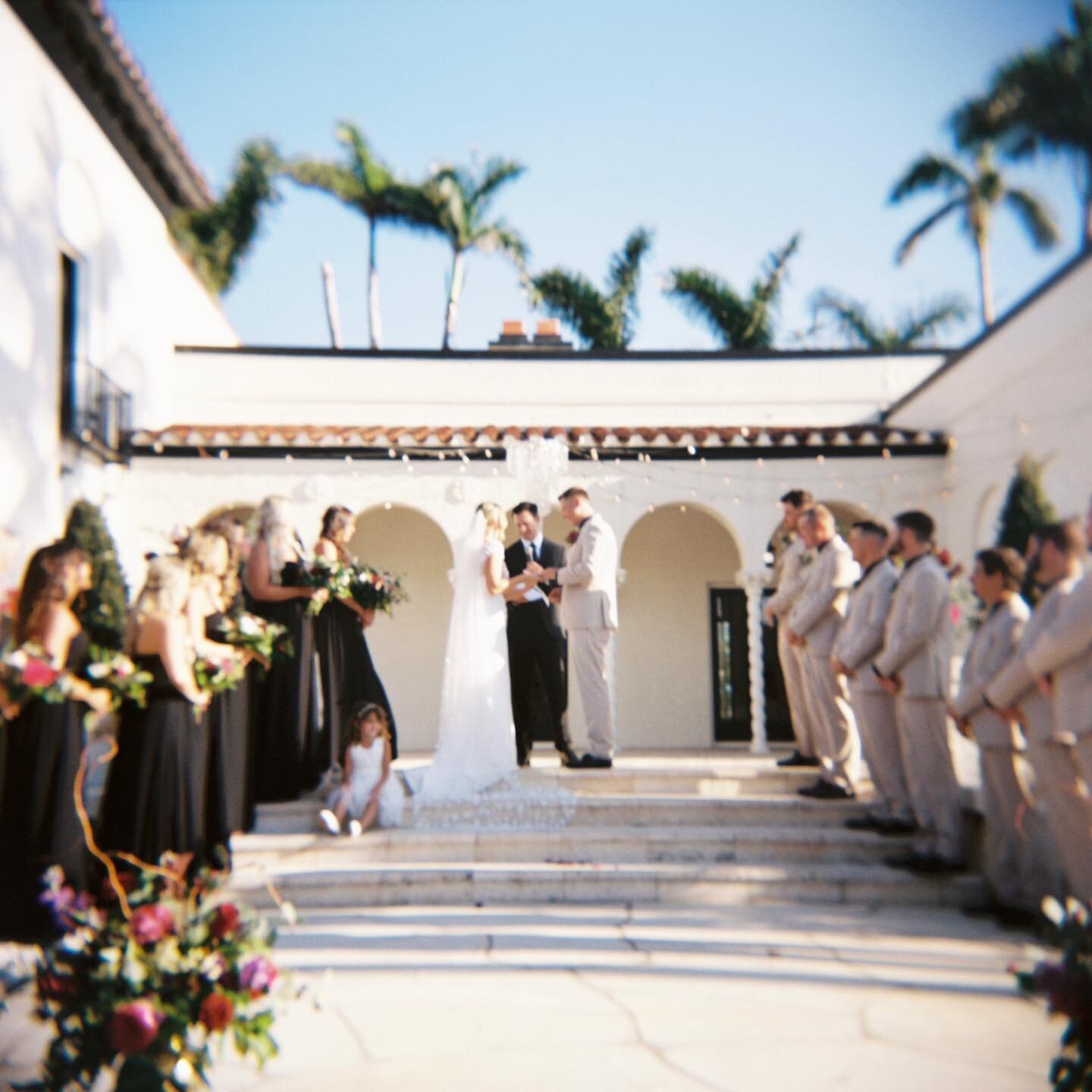 The ceremony ✨

Planning &amp; design: @lexiandcoevents
Venue: @aldermanhouse
Hair &amp; makeup: @intriagos.artistry
Florals: @somethingbloomedswfl
Photo booth: @takeashotphotobooth1

🏷️ 

#kyphotographer #flphotographer #kyweddingphotographer #kent