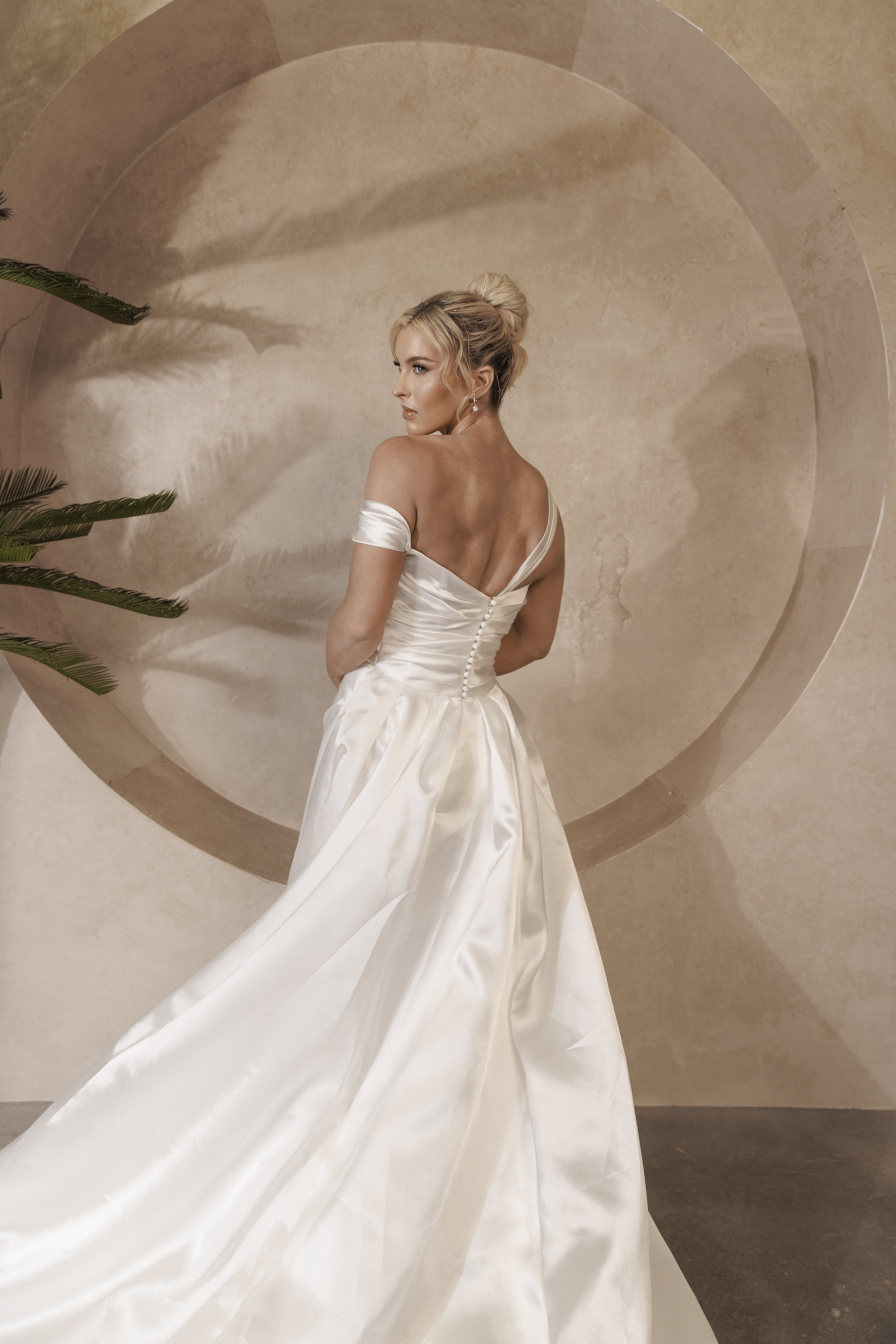 Milani AM-C-2509-1.jpg