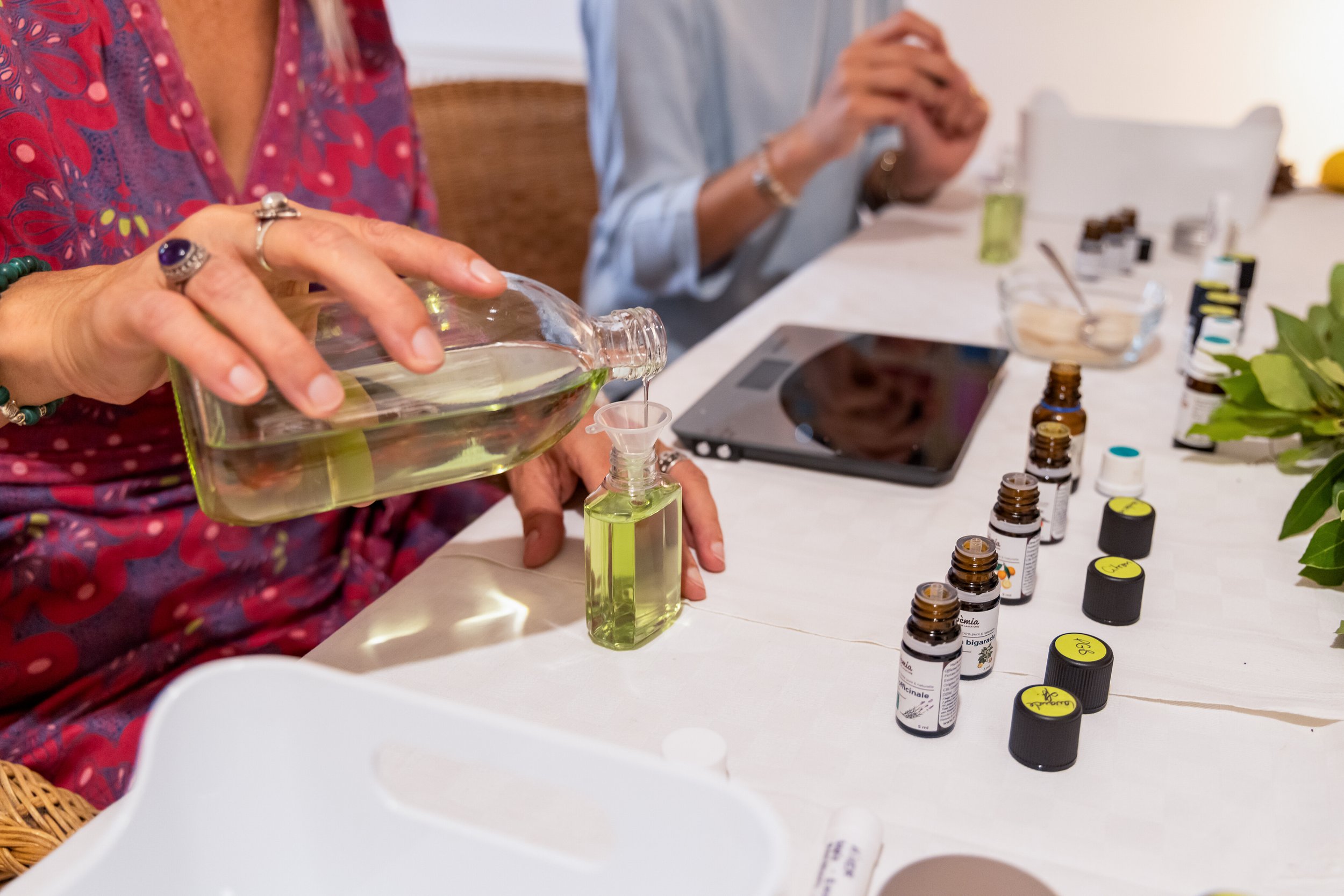 Aromathérapie : quelles huiles essentielles au bureau ? – Elan des Talents