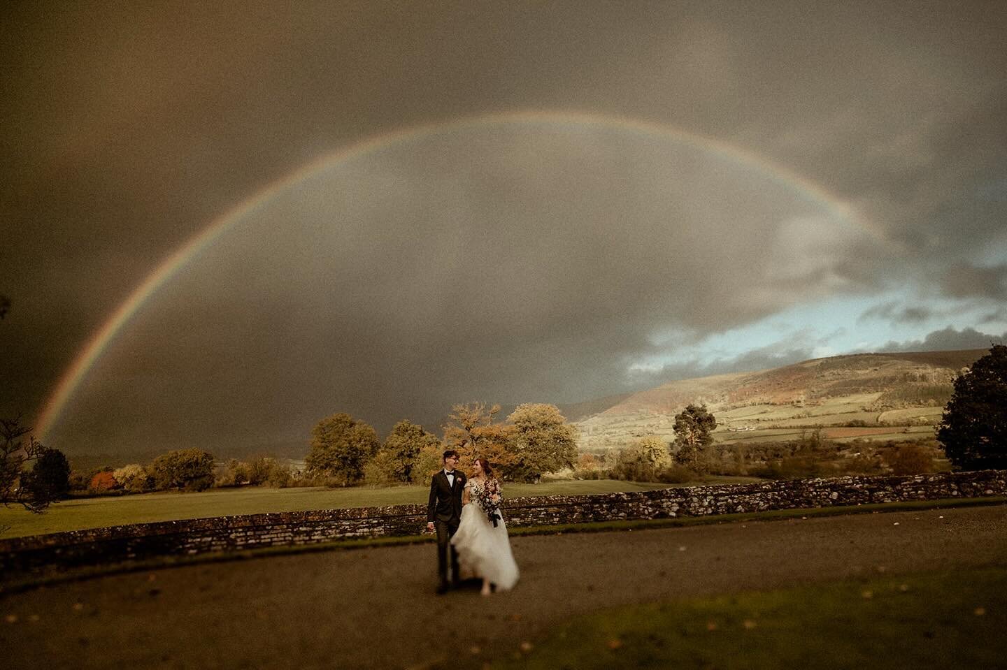 &lsquo;One of Wales&rsquo; most romantic wedding venues&rsquo; 

@babsboardwellphotography documents Amber and Hugh&rsquo;s wedding at Treberfydd last autumn in a new blog post on her website. Babs&rsquo; distinctive and evocative style of photograph
