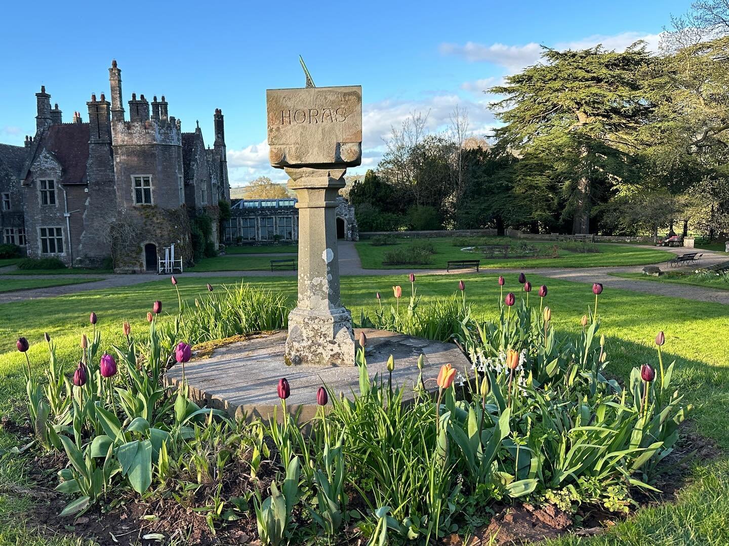 The sundial at Treberfydd had suffered frost damage but a meticulous repair job (amazing workmanship and top jigsaw puzzling from Ross Brace) has restored it to its former glory. Swipe to see some of the repair process, and a photograph of it from 19