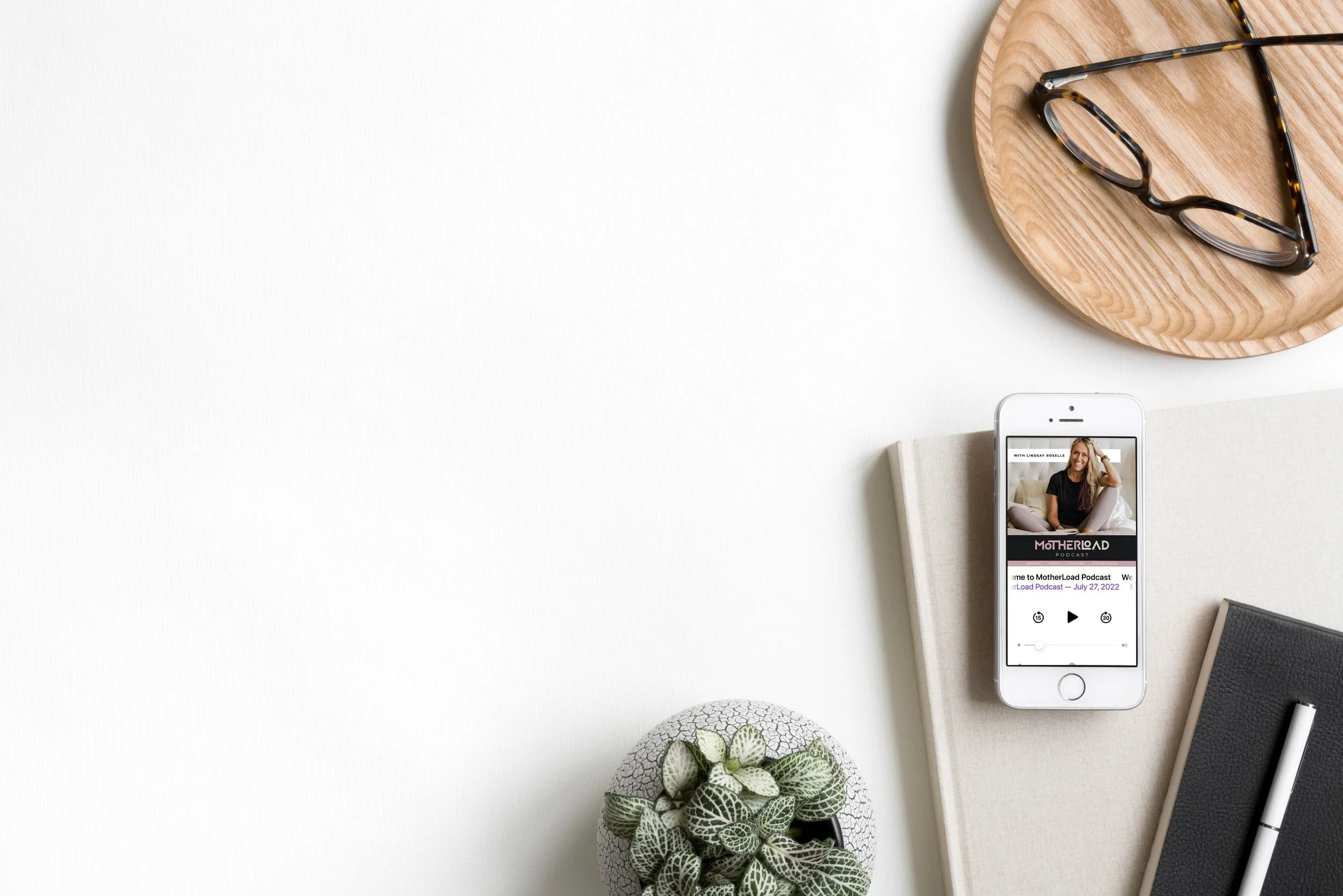 Lindsay Roselle Branding by Amari Creative 4.jpg